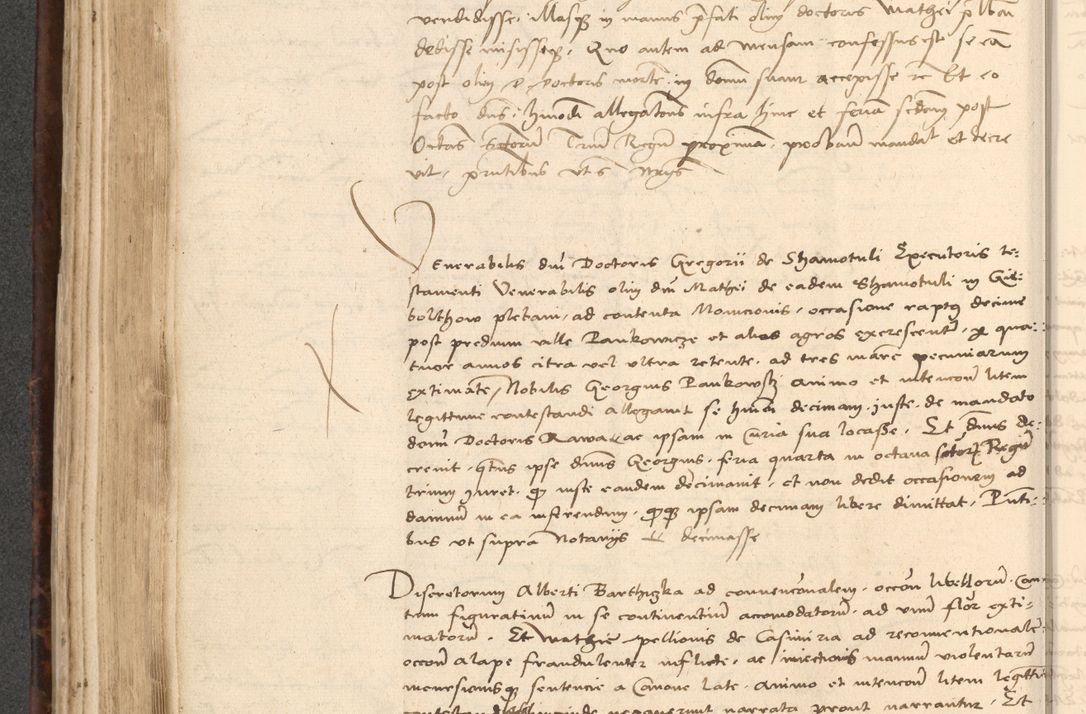 Zdjęcie nr 338 dla obiektu archiwalnego: INRI. Acta actorum, obligacionum et sentenciarum tam interlocutoriarum quam diffinitivarum coram reverendo patre ac egregio viro domino Jacobo Erciss[o]wski decretorum doctorem, canonico et officiali generali Cracoviensi ad annum Domini 1528, indicionem primam, pontificatus sanctissimi in Christo patris et domini domini Clementis divina probidendcia pape seprtimi, annum quintum, per Stanislaum de Mordi legalem consistorii notarium omine felici inchoantur