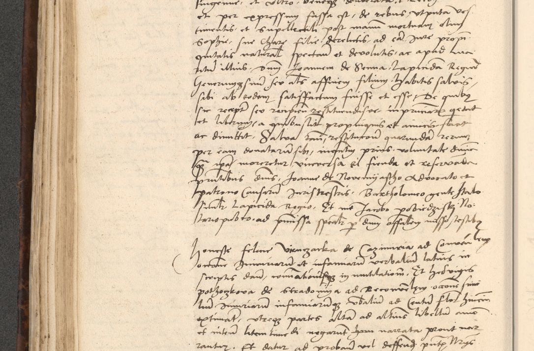 Zdjęcie nr 240 dla obiektu archiwalnego: INRI. Acta actorum, obligacionum et sentenciarum tam interlocutoriarum quam diffinitivarum coram reverendo patre ac egregio viro domino Jacobo Erciss[o]wski decretorum doctorem, canonico et officiali generali Cracoviensi ad annum Domini 1528, indicionem primam, pontificatus sanctissimi in Christo patris et domini domini Clementis divina probidendcia pape seprtimi, annum quintum, per Stanislaum de Mordi legalem consistorii notarium omine felici inchoantur
