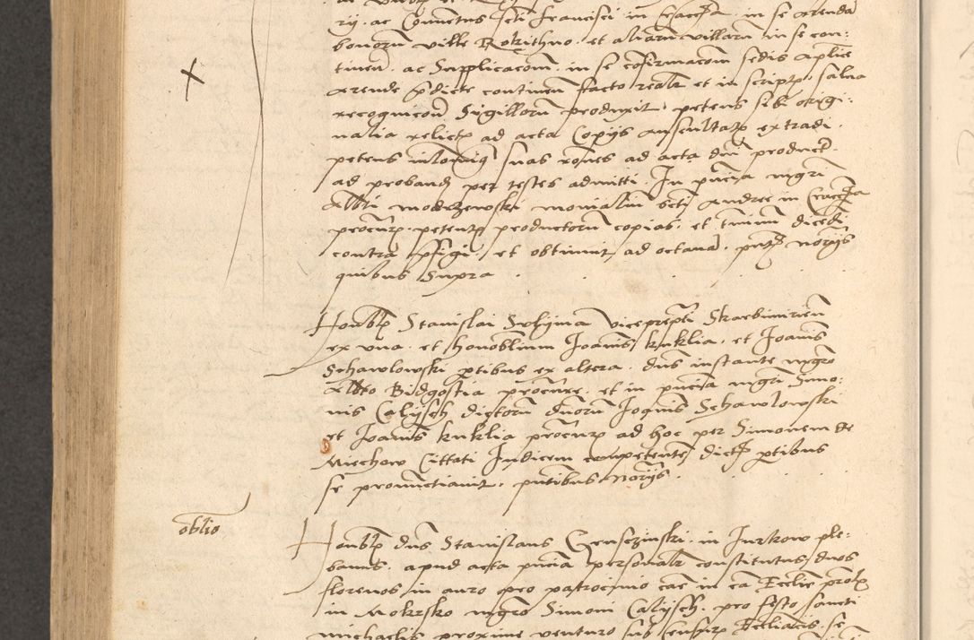 Zdjęcie nr 775 dla obiektu archiwalnego: Acta actorum causarum, sentenciarum et obligationum coram reverendo patre domino Thoma Roznowski canonico et reverendissimi in Christo patris et domini domini Patri Dei gratia Cracoviensis. Sabbato, 26 Octobris in ecclesiam suam solenniter recepti officialis generalis Cracoviensis dinita administratura, qua fungebatur post mortem reverendissimi olim felicis recordationis domini Joannis Choiecki episcopi Cracoviensis et Regni Polonie cancelarii anno presenti currenti videlicet 1538, die 11 Marcii Piotrcovie in comiciis celebratis circiter 23 horam defuncti sepulto corpore nona eiusdemque obsequiis X respective Aprilis peractis electo sub indictione XI, pontificatu vero sanctissimi in Christo patris et domini nostri domini Pauli divina providencia pape tercii foeliciter moderni, anno quarto, incepta felicibus auspiciis continuantur ordine processu infrascripto