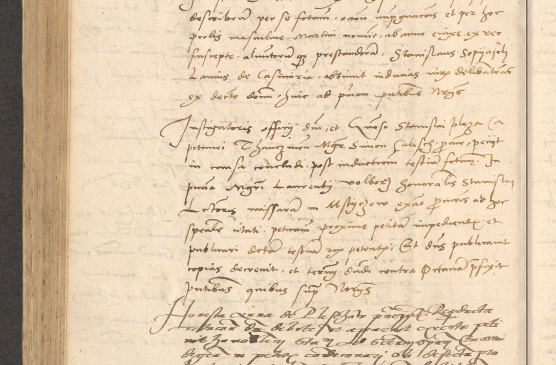 Zdjęcie nr 711 dla obiektu archiwalnego: Acta actorum causarum, sentenciarum et obligationum coram reverendo patre domino Thoma Roznowski canonico et reverendissimi in Christo patris et domini domini Patri Dei gratia Cracoviensis. Sabbato, 26 Octobris in ecclesiam suam solenniter recepti officialis generalis Cracoviensis dinita administratura, qua fungebatur post mortem reverendissimi olim felicis recordationis domini Joannis Choiecki episcopi Cracoviensis et Regni Polonie cancelarii anno presenti currenti videlicet 1538, die 11 Marcii Piotrcovie in comiciis celebratis circiter 23 horam defuncti sepulto corpore nona eiusdemque obsequiis X respective Aprilis peractis electo sub indictione XI, pontificatu vero sanctissimi in Christo patris et domini nostri domini Pauli divina providencia pape tercii foeliciter moderni, anno quarto, incepta felicibus auspiciis continuantur ordine processu infrascripto