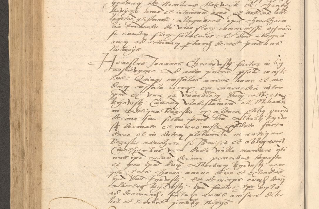 Zdjęcie nr 571 dla obiektu archiwalnego: Acta actorum causarum, sentenciarum et obligationum coram reverendo patre domino Thoma Roznowski canonico et reverendissimi in Christo patris et domini domini Patri Dei gratia Cracoviensis. Sabbato, 26 Octobris in ecclesiam suam solenniter recepti officialis generalis Cracoviensis dinita administratura, qua fungebatur post mortem reverendissimi olim felicis recordationis domini Joannis Choiecki episcopi Cracoviensis et Regni Polonie cancelarii anno presenti currenti videlicet 1538, die 11 Marcii Piotrcovie in comiciis celebratis circiter 23 horam defuncti sepulto corpore nona eiusdemque obsequiis X respective Aprilis peractis electo sub indictione XI, pontificatu vero sanctissimi in Christo patris et domini nostri domini Pauli divina providencia pape tercii foeliciter moderni, anno quarto, incepta felicibus auspiciis continuantur ordine processu infrascripto