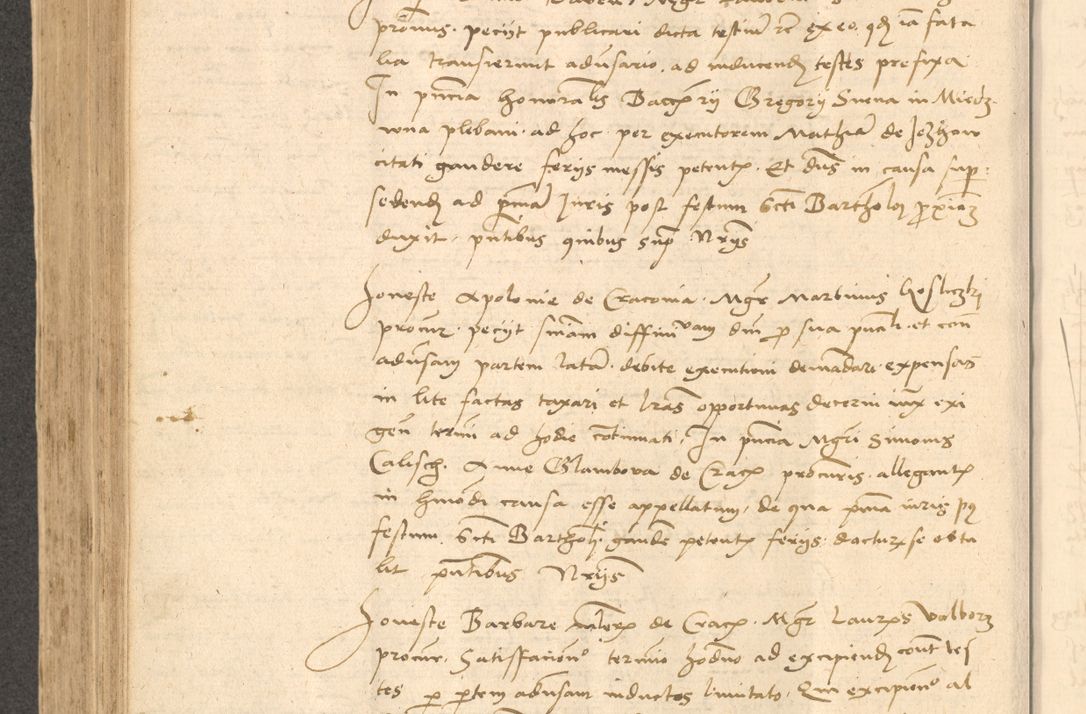 Zdjęcie nr 501 dla obiektu archiwalnego: Acta actorum causarum, sentenciarum et obligationum coram reverendo patre domino Thoma Roznowski canonico et reverendissimi in Christo patris et domini domini Patri Dei gratia Cracoviensis. Sabbato, 26 Octobris in ecclesiam suam solenniter recepti officialis generalis Cracoviensis dinita administratura, qua fungebatur post mortem reverendissimi olim felicis recordationis domini Joannis Choiecki episcopi Cracoviensis et Regni Polonie cancelarii anno presenti currenti videlicet 1538, die 11 Marcii Piotrcovie in comiciis celebratis circiter 23 horam defuncti sepulto corpore nona eiusdemque obsequiis X respective Aprilis peractis electo sub indictione XI, pontificatu vero sanctissimi in Christo patris et domini nostri domini Pauli divina providencia pape tercii foeliciter moderni, anno quarto, incepta felicibus auspiciis continuantur ordine processu infrascripto