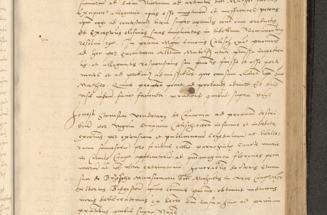 Zdjęcie nr 444 dla obiektu archiwalnego: Acta actorum causarum, sentenciarum et obligationum coram reverendo patre domino Thoma Roznowski canonico et reverendissimi in Christo patris et domini domini Patri Dei gratia Cracoviensis. Sabbato, 26 Octobris in ecclesiam suam solenniter recepti officialis generalis Cracoviensis dinita administratura, qua fungebatur post mortem reverendissimi olim felicis recordationis domini Joannis Choiecki episcopi Cracoviensis et Regni Polonie cancelarii anno presenti currenti videlicet 1538, die 11 Marcii Piotrcovie in comiciis celebratis circiter 23 horam defuncti sepulto corpore nona eiusdemque obsequiis X respective Aprilis peractis electo sub indictione XI, pontificatu vero sanctissimi in Christo patris et domini nostri domini Pauli divina providencia pape tercii foeliciter moderni, anno quarto, incepta felicibus auspiciis continuantur ordine processu infrascripto