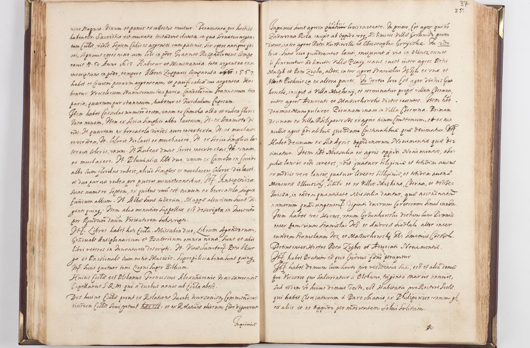 Zdjęcie nr 43 dla obiektu archiwalnego: Acta visitationis exterioris decanatus Skavinensis, Novi Montis, Oswencimensis, Zatoriensis, ad archidiaconatum Cracoviensem, prothonotarium apostolicum in a. D. 1617 authoritate ordinaria factae sub felicibus auspiciis R. D. Martini Szyszkowski, episcopi Cracobiensis, ducis Severiensis. Visitatio ecclesiae Collegiate Skarbimiriensis die 9 mesis Decembris anni 1617 ex speciali commissione Episcopi ordinarii facta kk. 106 - 110. Visitatio decanatus Wielicensis a. D. 1618 per R. D. Joannem Foxium, archidiaconum Cracoviensem
