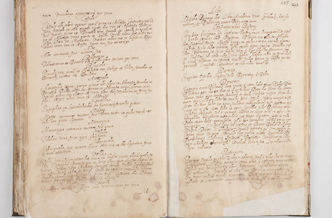 Zdjęcie nr 123 dla obiektu archiwalnego: Acta visitationis exterioris decanatus Witoviensis, Opatovecensis, Skavinensis, Zatoriensis, Kiiensis, Oswencimensis, Wolbromensis, Skalensis, Pacanoviensis et Sokoliensis authoritate R. D. Petri Tylicki, episcopi Cracoviensis per R. D. Rochum Zardecki, praepositum et officialem Tarnoviensem et Sebastianum Nucerium, s. Theologiae doctorem, canonicum Scarbimiriensem a. D. 1610 facta. Pag. 255 - 264 visitatio ecclesiae parochialis in Szydłowiec ex anno 1614