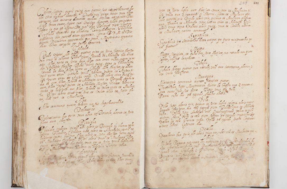 Zdjęcie nr 113 dla obiektu archiwalnego: Acta visitationis exterioris decanatus Witoviensis, Opatovecensis, Skavinensis, Zatoriensis, Kiiensis, Oswencimensis, Wolbromensis, Skalensis, Pacanoviensis et Sokoliensis authoritate R. D. Petri Tylicki, episcopi Cracoviensis per R. D. Rochum Zardecki, praepositum et officialem Tarnoviensem et Sebastianum Nucerium, s. Theologiae doctorem, canonicum Scarbimiriensem a. D. 1610 facta. Pag. 255 - 264 visitatio ecclesiae parochialis in Szydłowiec ex anno 1614