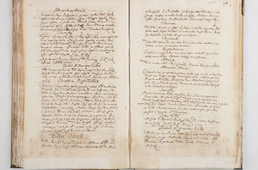 Zdjęcie nr 91 dla obiektu archiwalnego: Acta visitationis exterioris decanatus Witoviensis, Opatovecensis, Skavinensis, Zatoriensis, Kiiensis, Oswencimensis, Wolbromensis, Skalensis, Pacanoviensis et Sokoliensis authoritate R. D. Petri Tylicki, episcopi Cracoviensis per R. D. Rochum Zardecki, praepositum et officialem Tarnoviensem et Sebastianum Nucerium, s. Theologiae doctorem, canonicum Scarbimiriensem a. D. 1610 facta. Pag. 255 - 264 visitatio ecclesiae parochialis in Szydłowiec ex anno 1614