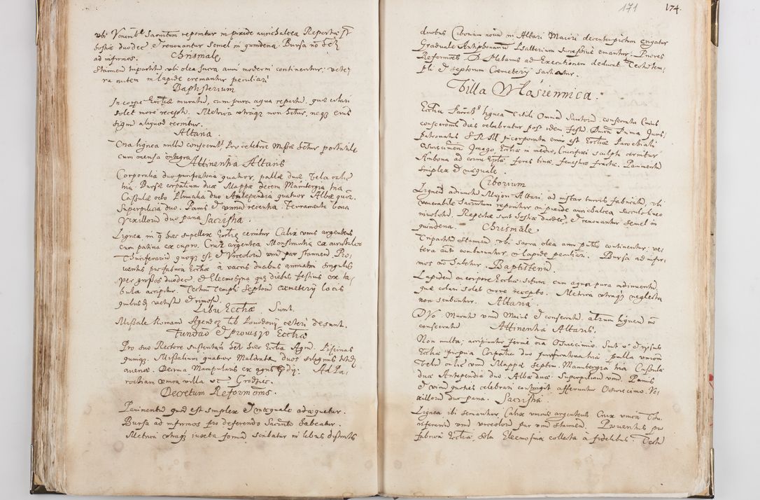 Zdjęcie nr 94 dla obiektu archiwalnego: Acta visitationis exterioris decanatus Witoviensis, Opatovecensis, Skavinensis, Zatoriensis, Kiiensis, Oswencimensis, Wolbromensis, Skalensis, Pacanoviensis et Sokoliensis authoritate R. D. Petri Tylicki, episcopi Cracoviensis per R. D. Rochum Zardecki, praepositum et officialem Tarnoviensem et Sebastianum Nucerium, s. Theologiae doctorem, canonicum Scarbimiriensem a. D. 1610 facta. Pag. 255 - 264 visitatio ecclesiae parochialis in Szydłowiec ex anno 1614