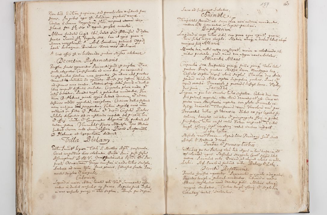 Zdjęcie nr 86 dla obiektu archiwalnego: Acta visitationis exterioris decanatus Witoviensis, Opatovecensis, Skavinensis, Zatoriensis, Kiiensis, Oswencimensis, Wolbromensis, Skalensis, Pacanoviensis et Sokoliensis authoritate R. D. Petri Tylicki, episcopi Cracoviensis per R. D. Rochum Zardecki, praepositum et officialem Tarnoviensem et Sebastianum Nucerium, s. Theologiae doctorem, canonicum Scarbimiriensem a. D. 1610 facta. Pag. 255 - 264 visitatio ecclesiae parochialis in Szydłowiec ex anno 1614