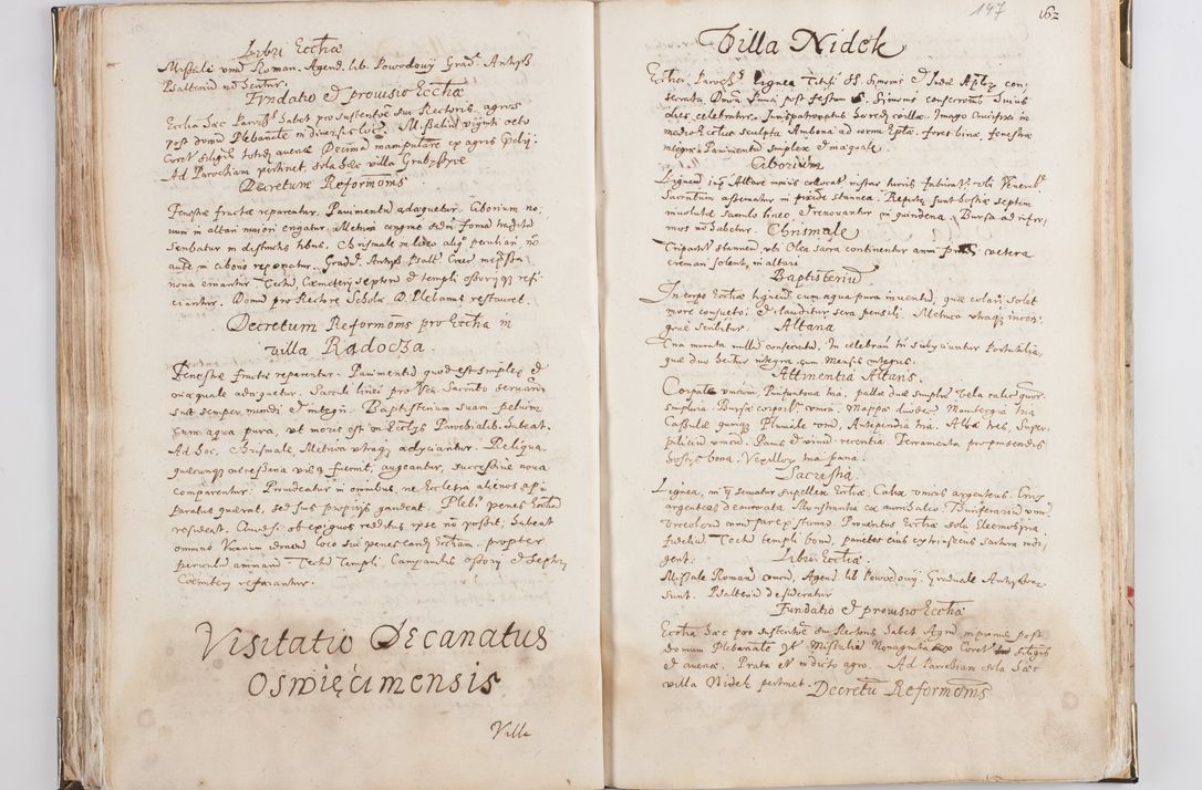 Zdjęcie nr 80 dla obiektu archiwalnego: Acta visitationis exterioris decanatus Witoviensis, Opatovecensis, Skavinensis, Zatoriensis, Kiiensis, Oswencimensis, Wolbromensis, Skalensis, Pacanoviensis et Sokoliensis authoritate R. D. Petri Tylicki, episcopi Cracoviensis per R. D. Rochum Zardecki, praepositum et officialem Tarnoviensem et Sebastianum Nucerium, s. Theologiae doctorem, canonicum Scarbimiriensem a. D. 1610 facta. Pag. 255 - 264 visitatio ecclesiae parochialis in Szydłowiec ex anno 1614