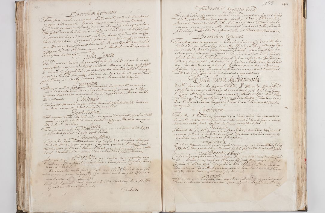 Zdjęcie nr 60 dla obiektu archiwalnego: Acta visitationis exterioris decanatus Witoviensis, Opatovecensis, Skavinensis, Zatoriensis, Kiiensis, Oswencimensis, Wolbromensis, Skalensis, Pacanoviensis et Sokoliensis authoritate R. D. Petri Tylicki, episcopi Cracoviensis per R. D. Rochum Zardecki, praepositum et officialem Tarnoviensem et Sebastianum Nucerium, s. Theologiae doctorem, canonicum Scarbimiriensem a. D. 1610 facta. Pag. 255 - 264 visitatio ecclesiae parochialis in Szydłowiec ex anno 1614