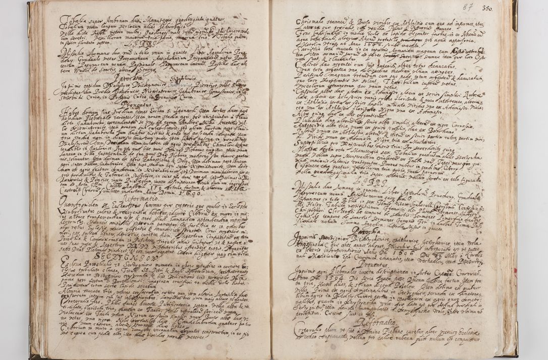 Zdjęcie nr 49 dla obiektu archiwalnego: Acta visitationis exterioris decanatus Witoviensis, Opatovecensis, Skavinensis, Zatoriensis, Kiiensis, Oswencimensis, Wolbromensis, Skalensis, Pacanoviensis et Sokoliensis authoritate R. D. Petri Tylicki, episcopi Cracoviensis per R. D. Rochum Zardecki, praepositum et officialem Tarnoviensem et Sebastianum Nucerium, s. Theologiae doctorem, canonicum Scarbimiriensem a. D. 1610 facta. Pag. 255 - 264 visitatio ecclesiae parochialis in Szydłowiec ex anno 1614