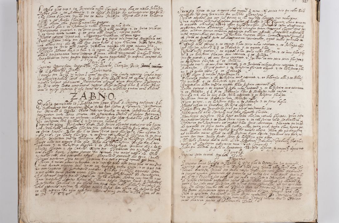 Zdjęcie nr 27 dla obiektu archiwalnego: Acta visitationis exterioris decanatus Witoviensis, Opatovecensis, Skavinensis, Zatoriensis, Kiiensis, Oswencimensis, Wolbromensis, Skalensis, Pacanoviensis et Sokoliensis authoritate R. D. Petri Tylicki, episcopi Cracoviensis per R. D. Rochum Zardecki, praepositum et officialem Tarnoviensem et Sebastianum Nucerium, s. Theologiae doctorem, canonicum Scarbimiriensem a. D. 1610 facta. Pag. 255 - 264 visitatio ecclesiae parochialis in Szydłowiec ex anno 1614