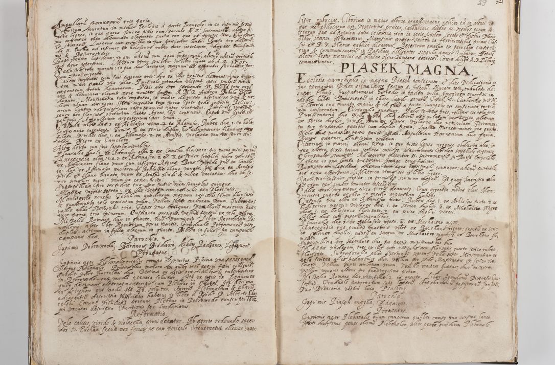 Zdjęcie nr 20 dla obiektu archiwalnego: Acta visitationis exterioris decanatus Witoviensis, Opatovecensis, Skavinensis, Zatoriensis, Kiiensis, Oswencimensis, Wolbromensis, Skalensis, Pacanoviensis et Sokoliensis authoritate R. D. Petri Tylicki, episcopi Cracoviensis per R. D. Rochum Zardecki, praepositum et officialem Tarnoviensem et Sebastianum Nucerium, s. Theologiae doctorem, canonicum Scarbimiriensem a. D. 1610 facta. Pag. 255 - 264 visitatio ecclesiae parochialis in Szydłowiec ex anno 1614