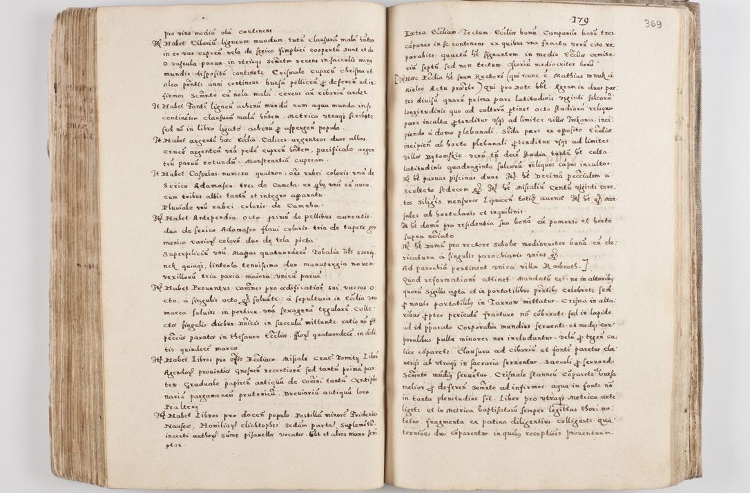Zdjęcie nr 200 dla obiektu archiwalnego: Acta visitationis exterioris decanatuum Tarnoviensis, Dobcicensis, Woynicensis, Opatowiensis, Lypnicensis et Wielicensis ad Archidiaconatum Cracoviensis pertinentium per venerabilem Christophorum Cazimirski Praepositum Tarnoviensis mandato Illustrissimi Principis et Domini Domini Georgini Divina Miseratione S. R. Ecclessia Tituli S. Sixti Card. Praesbyteri Rzadziwł nuncupati Episcopatus Cracoviensis et Ducatus Severiensis administratoris perpetui in Olica et Neswiesz Ducis et ex commissione admodum Rndi. Dni. D. Stanislai Crasinski Archidiaconi in spiritualibus vicarii et generalis officialis Cracoviensis etc. etc.