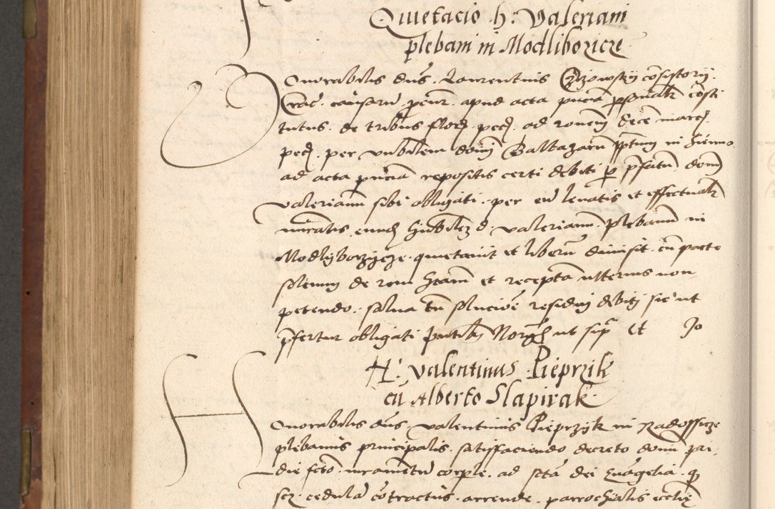 Zdjęcie nr 604 dla obiektu archiwalnego: Acta actorum causarum, sentenciarum, obligationum et mandatorum coram reverendo patre domino Petro Porembski preposito Osswieczimensi, canonico et officiali generali Cracoviensi ad annum Domini millesimum quingentesimum quadrogesimum sextum, cuius inditio est quarta, pontificatus sanctissimi in Christo patris et domini nostri domini Pauli divina providencia papae tercii, anno ipsius duodecimo, a die ac mense infrascriptis feliciter inchoantur