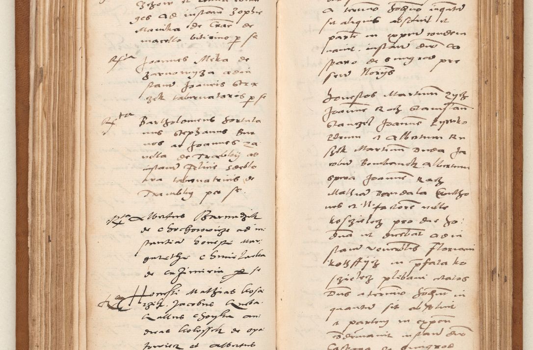 Zdjęcie nr 107 dla obiektu archiwalnego: Acta pronunciationum, absolutoriarum a termino, relacionum, diligenciarum, consensuum in absolutionem, continuationum terminorum ad annum Domini MDLIIᵐ coram reverendo patre domino Petro Porembski canonico et officiali generali Cracoviensi, a die et mense infrascriptis continuantur.