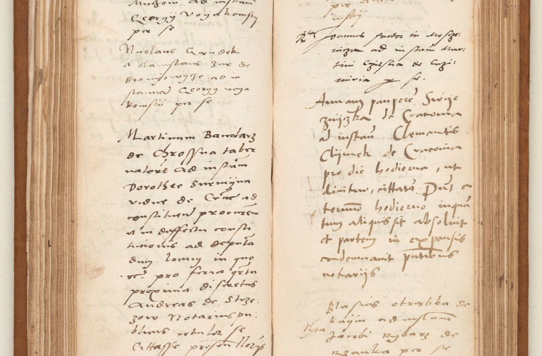 Zdjęcie nr 94 dla obiektu archiwalnego: Acta pronunciationum, absolutoriarum a termino, relacionum, diligenciarum, consensuum in absolutionem, continuationum terminorum ad annum Domini MDLIIᵐ coram reverendo patre domino Petro Porembski canonico et officiali generali Cracoviensi, a die et mense infrascriptis continuantur.