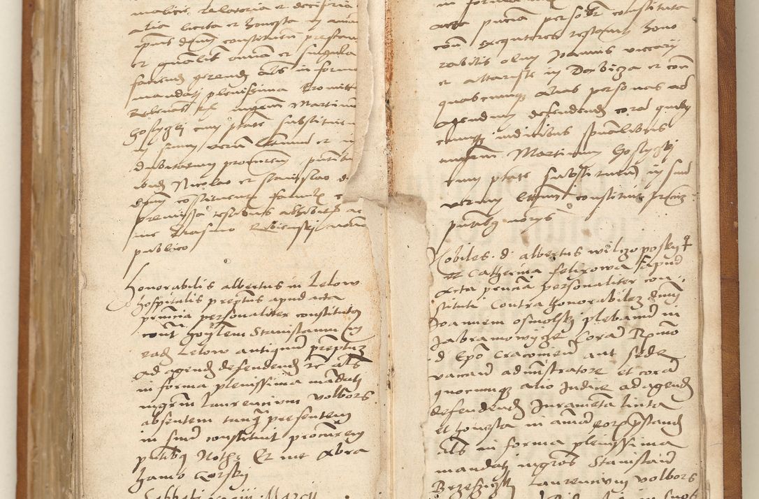 Zdjęcie nr 215 dla obiektu archiwalnego: Ac[ta con]stitutio[num procuratorum] coram [reve]rendo pa[tre domino] Nicola[o Be]dlenski [scho]lastico [vica]rioque i[n spiritua]libus [generali] Cra[coviensi] an[no Domini millesimo quingentesimo vigesimo octavo].