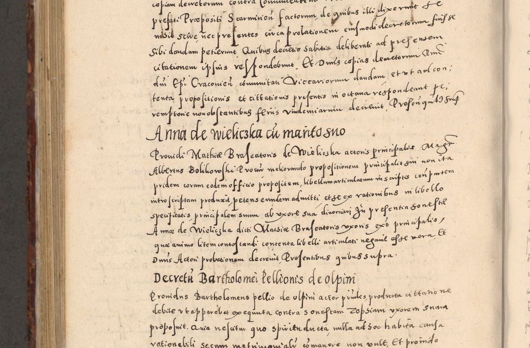 Zdjęcie nr 1116 dla obiektu archiwalnego: Acta actorum causarum sententiarum tam diffinitivarum quam interloquutoriarum decretorum obligationum quietationum, constitutionum procuratorum etc. etc. coram Reverendo Domino Stanislao Manieczki Sacratissimi Corporis Christi Cazimiriae Praeposito Viccario in Spiritualibus ac Officiali Generali Cracoviensi ad Annum Domini Millesimum Quingentesimum Octuagesimum Tercium indictione undecima pontificatus Sanctissimi in Christo Patris Domini Nostri Domini Gregorii Divina Providentia Papae Tredecimi Anno ipsius duodecima faeliciter inchoantur 