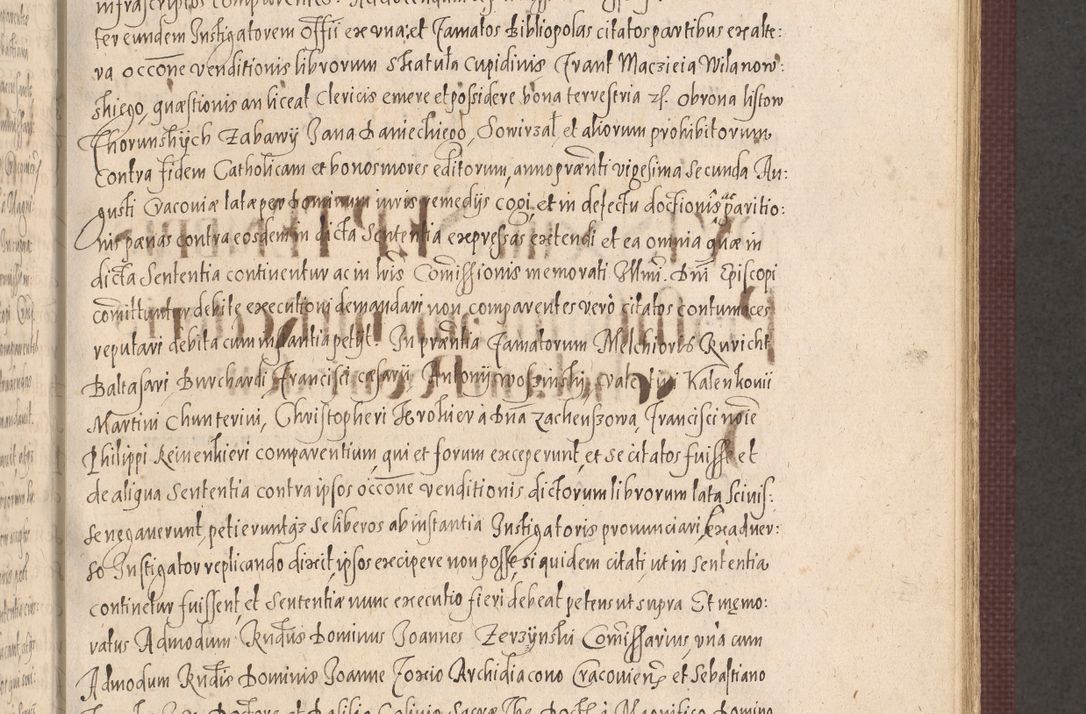 Zdjęcie nr 483 dla obiektu archiwalnego: Acta actorum causarum obligationum institutionum, decretorum, constitutionum, quietonum, resignonum, cessionum, accaeterarum, obseruonum tam iudicialium quam extraiudicialium coram Admondo Reverendo Domino Joanne Zerzynski Canonico, Vicario in Spiritualibus et Officiali generali Cracoviensis Iudice deputati per Illustrissimum ac Reverendissimum Dominum Martinum Szyszkowski Dei et Apostolice Sedis gratia Episcopum Cracoviensis ad Annum Domini Millesimum Sexcentesimum Decimum Septimum Indicatione quindecima Pontificus SS. D. N. D. Pauli Divina providentia Papae V. foeliciter moderni anno ipsus duodecimo continuantur