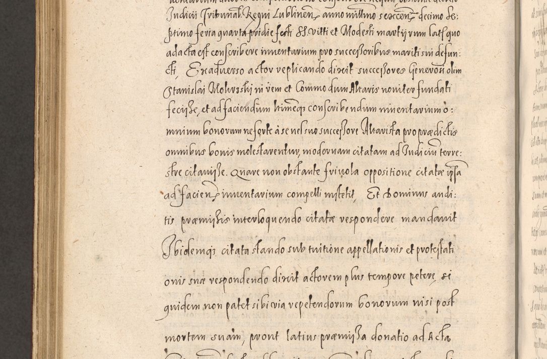 Zdjęcie nr 1044 dla obiektu archiwalnego: Acta actorum causarum obligationum institutionum, decretorum, constitutionum, quietonum, resignonum, cessionum, accaeterarum, obseruonum tam iudicialium quam extraiudicialium coram Admondo Reverendo Domino Joanne Zerzynski Canonico, Vicario in Spiritualibus et Officiali generali Cracoviensis Iudice deputati per Illustrissimum ac Reverendissimum Dominum Martinum Szyszkowski Dei et Apostolice Sedis gratia Episcopum Cracoviensis ad Annum Domini Millesimum Sexcentesimum Decimum Septimum Indicatione quindecima Pontificus SS. D. N. D. Pauli Divina providentia Papae V. foeliciter moderni anno ipsus duodecimo continuantur