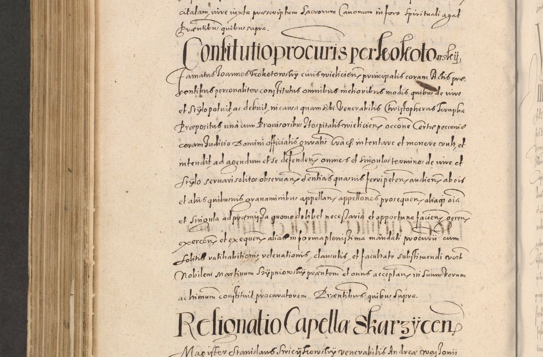 Zdjęcie nr 1312 dla obiektu archiwalnego: Acta actorum causarum obligationum institutionum, decretorum, constitutionum, quietonum, resignonum, cessionum, accaeterarum, obseruonum tam iudicialium quam extraiudicialium coram Admondo Reverendo Domino Joanne Zerzynski Canonico, Vicario in Spiritualibus et Officiali generali Cracoviensis Iudice deputati per Illustrissimum ac Reverendissimum Dominum Martinum Szyszkowski Dei et Apostolice Sedis gratia Episcopum Cracoviensis ad Annum Domini Millesimum Sexcentesimum Decimum Septimum Indicatione quindecima Pontificus SS. D. N. D. Pauli Divina providentia Papae V. foeliciter moderni anno ipsus duodecimo continuantur