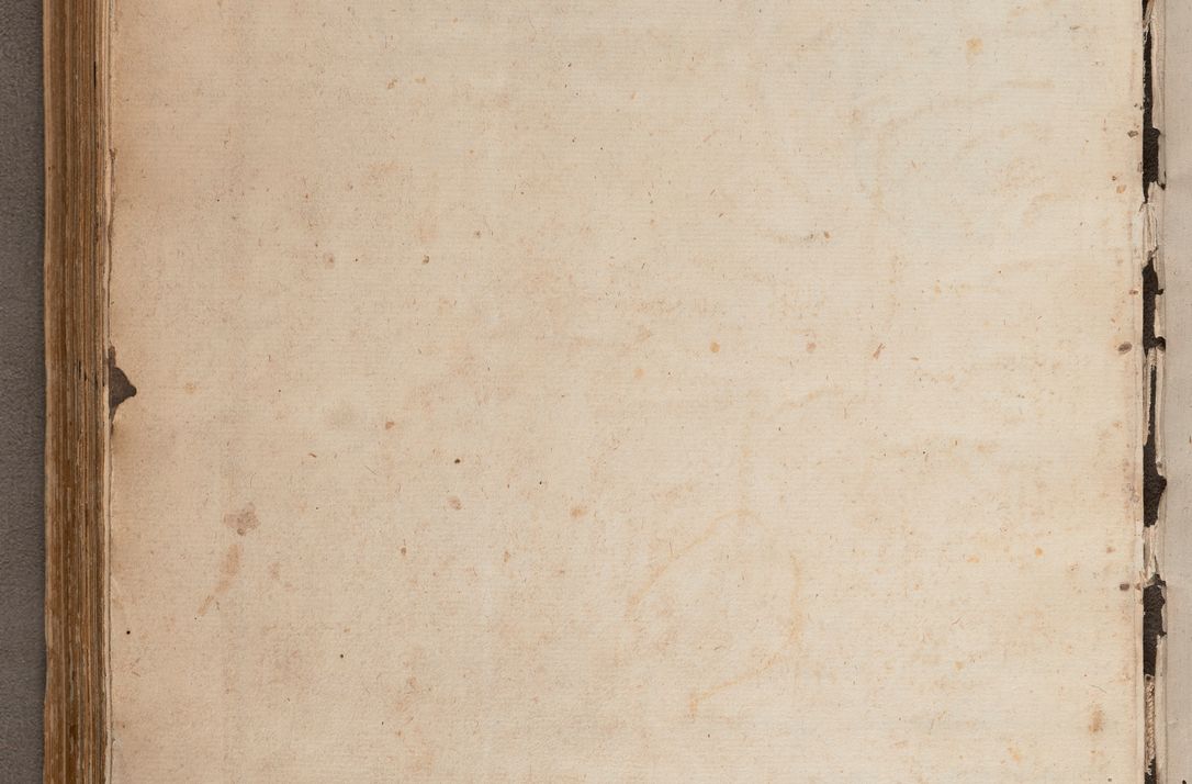 Zdjęcie nr 241 dla obiektu archiwalnego: In Nomine Domini Amen. ACTA VISITATIONIS. Externa sub Anno 1670 in Mense Julio incepta et in Augusto ac aliis Sequentibus eiusdem Anni mensibus per olim Illustrissimum ac Reverendissimum Dominum Andream Trzebicki Episcopum Cracoviensem in Cathedrali Ecclesia peractae, et successive per omnia et singula eiusdem Ecclesiae Sacella seu Capellas continuata atque ad hoc secundum volumen redacta et partim ob pestem Cracoviensem quadriennio grassantem partim ob alia legalia impedimenta quominus eadem Visitatio executa fuerit retardatae Demum morte praefati Illustrissimi et Reverendissimi Andreae Episcopi in Anno 1679 interveniente eadem Acta uti tam posthuma sub felici regimine Illustrissimi et Reverendissimi Domini Joannis Małachowski immediate in eundem Episcopatum succedentes ad effectum et finem executoris Authe. ordinaria in Anno 1682 sunt et fuerunt publicata, atque ideo illis omnibus et singulis quibus interest intimata.  VISITATIO Altarium Ecclesiae Cathedralis Cracoviensis infraspecificatorum circa translationem suorum ministeriorum et unionem Altaribus marmoreis ad quatuor columnas Ecclesiae sitis Anno Domini 1760 Die 17 Mensis Martij peracta. Perillustris Reverendissimus Dominus Hyacinthus Łopacki Canonicus Cathedralis et Archipresbyter Infulatus Cracoviensis Decanus Sandomiriensis a Celsissimo Illustrissimo Reverendissimo Domino Cajetano Ignatio Sołtyk Dei et Apostolicae Sedis Gratia Episcopo Cracoviensi Duce Severiae ad infrascripta delegatus per instrumentum tenoris sequentis ...