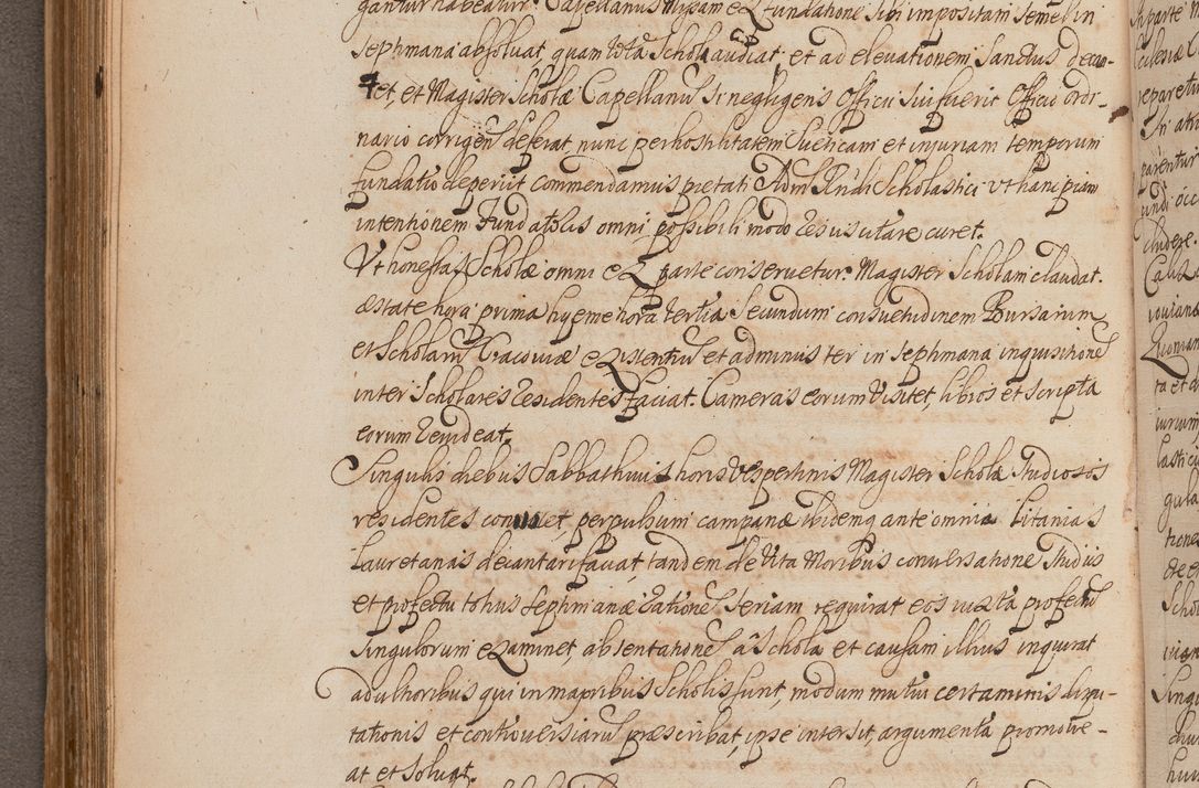 Zdjęcie nr 228 dla obiektu archiwalnego: In Nomine Domini Amen. ACTA VISITATIONIS. Externa sub Anno 1670 in Mense Julio incepta et in Augusto ac aliis Sequentibus eiusdem Anni mensibus per olim Illustrissimum ac Reverendissimum Dominum Andream Trzebicki Episcopum Cracoviensem in Cathedrali Ecclesia peractae, et successive per omnia et singula eiusdem Ecclesiae Sacella seu Capellas continuata atque ad hoc secundum volumen redacta et partim ob pestem Cracoviensem quadriennio grassantem partim ob alia legalia impedimenta quominus eadem Visitatio executa fuerit retardatae Demum morte praefati Illustrissimi et Reverendissimi Andreae Episcopi in Anno 1679 interveniente eadem Acta uti tam posthuma sub felici regimine Illustrissimi et Reverendissimi Domini Joannis Małachowski immediate in eundem Episcopatum succedentes ad effectum et finem executoris Authe. ordinaria in Anno 1682 sunt et fuerunt publicata, atque ideo illis omnibus et singulis quibus interest intimata.  VISITATIO Altarium Ecclesiae Cathedralis Cracoviensis infraspecificatorum circa translationem suorum ministeriorum et unionem Altaribus marmoreis ad quatuor columnas Ecclesiae sitis Anno Domini 1760 Die 17 Mensis Martij peracta. Perillustris Reverendissimus Dominus Hyacinthus Łopacki Canonicus Cathedralis et Archipresbyter Infulatus Cracoviensis Decanus Sandomiriensis a Celsissimo Illustrissimo Reverendissimo Domino Cajetano Ignatio Sołtyk Dei et Apostolicae Sedis Gratia Episcopo Cracoviensi Duce Severiae ad infrascripta delegatus per instrumentum tenoris sequentis ...