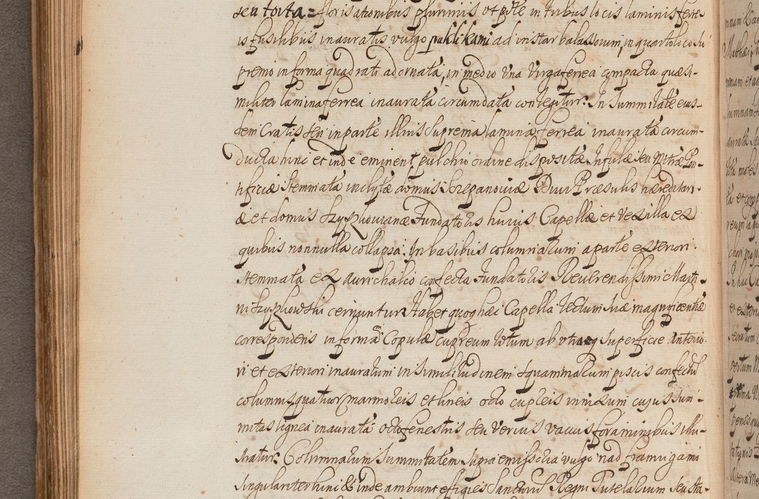 Zdjęcie nr 213 dla obiektu archiwalnego: In Nomine Domini Amen. ACTA VISITATIONIS. Externa sub Anno 1670 in Mense Julio incepta et in Augusto ac aliis Sequentibus eiusdem Anni mensibus per olim Illustrissimum ac Reverendissimum Dominum Andream Trzebicki Episcopum Cracoviensem in Cathedrali Ecclesia peractae, et successive per omnia et singula eiusdem Ecclesiae Sacella seu Capellas continuata atque ad hoc secundum volumen redacta et partim ob pestem Cracoviensem quadriennio grassantem partim ob alia legalia impedimenta quominus eadem Visitatio executa fuerit retardatae Demum morte praefati Illustrissimi et Reverendissimi Andreae Episcopi in Anno 1679 interveniente eadem Acta uti tam posthuma sub felici regimine Illustrissimi et Reverendissimi Domini Joannis Małachowski immediate in eundem Episcopatum succedentes ad effectum et finem executoris Authe. ordinaria in Anno 1682 sunt et fuerunt publicata, atque ideo illis omnibus et singulis quibus interest intimata.  VISITATIO Altarium Ecclesiae Cathedralis Cracoviensis infraspecificatorum circa translationem suorum ministeriorum et unionem Altaribus marmoreis ad quatuor columnas Ecclesiae sitis Anno Domini 1760 Die 17 Mensis Martij peracta. Perillustris Reverendissimus Dominus Hyacinthus Łopacki Canonicus Cathedralis et Archipresbyter Infulatus Cracoviensis Decanus Sandomiriensis a Celsissimo Illustrissimo Reverendissimo Domino Cajetano Ignatio Sołtyk Dei et Apostolicae Sedis Gratia Episcopo Cracoviensi Duce Severiae ad infrascripta delegatus per instrumentum tenoris sequentis ...