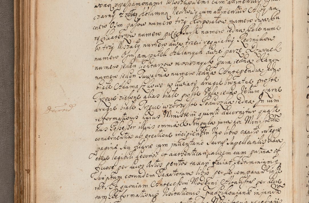 Zdjęcie nr 147 dla obiektu archiwalnego: In Nomine Domini Amen. ACTA VISITATIONIS. Externa sub Anno 1670 in Mense Julio incepta et in Augusto ac aliis Sequentibus eiusdem Anni mensibus per olim Illustrissimum ac Reverendissimum Dominum Andream Trzebicki Episcopum Cracoviensem in Cathedrali Ecclesia peractae, et successive per omnia et singula eiusdem Ecclesiae Sacella seu Capellas continuata atque ad hoc secundum volumen redacta et partim ob pestem Cracoviensem quadriennio grassantem partim ob alia legalia impedimenta quominus eadem Visitatio executa fuerit retardatae Demum morte praefati Illustrissimi et Reverendissimi Andreae Episcopi in Anno 1679 interveniente eadem Acta uti tam posthuma sub felici regimine Illustrissimi et Reverendissimi Domini Joannis Małachowski immediate in eundem Episcopatum succedentes ad effectum et finem executoris Authe. ordinaria in Anno 1682 sunt et fuerunt publicata, atque ideo illis omnibus et singulis quibus interest intimata.  VISITATIO Altarium Ecclesiae Cathedralis Cracoviensis infraspecificatorum circa translationem suorum ministeriorum et unionem Altaribus marmoreis ad quatuor columnas Ecclesiae sitis Anno Domini 1760 Die 17 Mensis Martij peracta. Perillustris Reverendissimus Dominus Hyacinthus Łopacki Canonicus Cathedralis et Archipresbyter Infulatus Cracoviensis Decanus Sandomiriensis a Celsissimo Illustrissimo Reverendissimo Domino Cajetano Ignatio Sołtyk Dei et Apostolicae Sedis Gratia Episcopo Cracoviensi Duce Severiae ad infrascripta delegatus per instrumentum tenoris sequentis ...