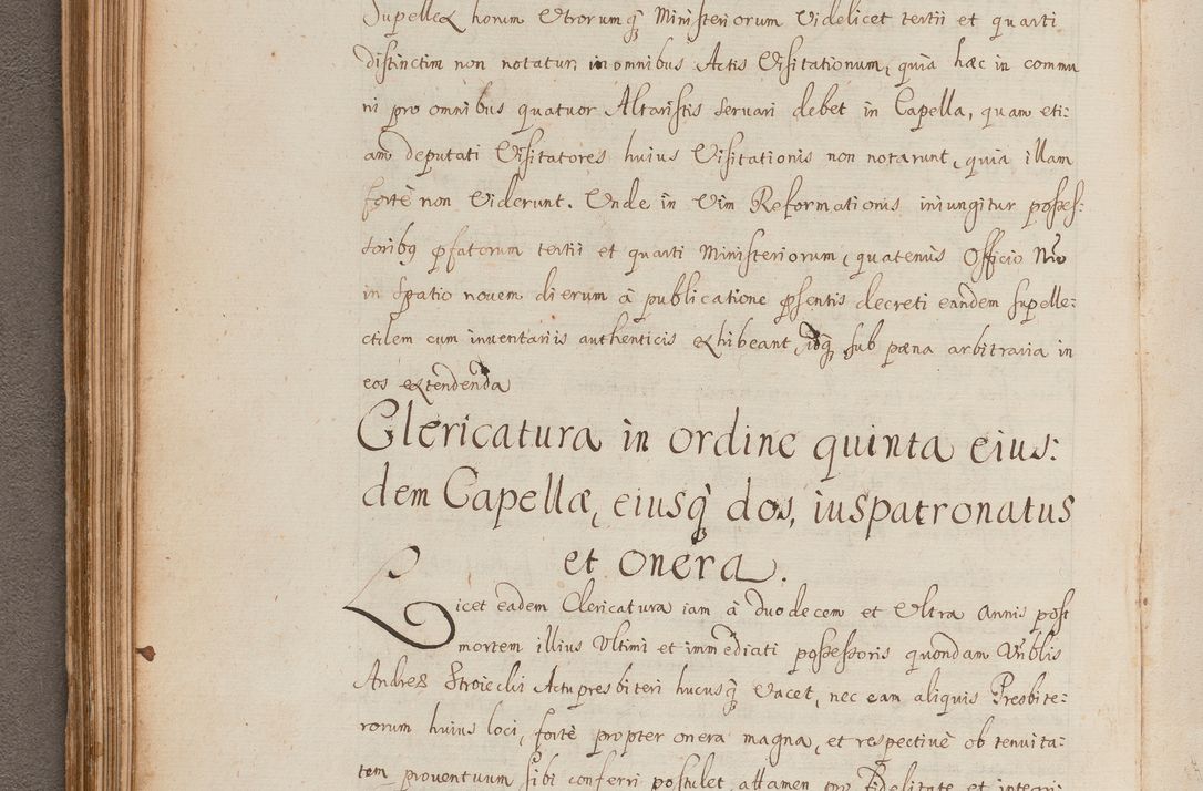 Zdjęcie nr 130 dla obiektu archiwalnego: In Nomine Domini Amen. ACTA VISITATIONIS. Externa sub Anno 1670 in Mense Julio incepta et in Augusto ac aliis Sequentibus eiusdem Anni mensibus per olim Illustrissimum ac Reverendissimum Dominum Andream Trzebicki Episcopum Cracoviensem in Cathedrali Ecclesia peractae, et successive per omnia et singula eiusdem Ecclesiae Sacella seu Capellas continuata atque ad hoc secundum volumen redacta et partim ob pestem Cracoviensem quadriennio grassantem partim ob alia legalia impedimenta quominus eadem Visitatio executa fuerit retardatae Demum morte praefati Illustrissimi et Reverendissimi Andreae Episcopi in Anno 1679 interveniente eadem Acta uti tam posthuma sub felici regimine Illustrissimi et Reverendissimi Domini Joannis Małachowski immediate in eundem Episcopatum succedentes ad effectum et finem executoris Authe. ordinaria in Anno 1682 sunt et fuerunt publicata, atque ideo illis omnibus et singulis quibus interest intimata.  VISITATIO Altarium Ecclesiae Cathedralis Cracoviensis infraspecificatorum circa translationem suorum ministeriorum et unionem Altaribus marmoreis ad quatuor columnas Ecclesiae sitis Anno Domini 1760 Die 17 Mensis Martij peracta. Perillustris Reverendissimus Dominus Hyacinthus Łopacki Canonicus Cathedralis et Archipresbyter Infulatus Cracoviensis Decanus Sandomiriensis a Celsissimo Illustrissimo Reverendissimo Domino Cajetano Ignatio Sołtyk Dei et Apostolicae Sedis Gratia Episcopo Cracoviensi Duce Severiae ad infrascripta delegatus per instrumentum tenoris sequentis ...