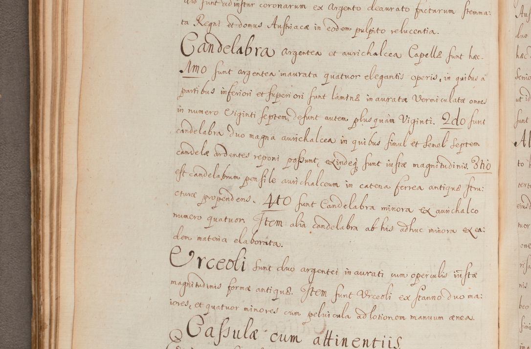 Zdjęcie nr 107 dla obiektu archiwalnego: In Nomine Domini Amen. ACTA VISITATIONIS. Externa sub Anno 1670 in Mense Julio incepta et in Augusto ac aliis Sequentibus eiusdem Anni mensibus per olim Illustrissimum ac Reverendissimum Dominum Andream Trzebicki Episcopum Cracoviensem in Cathedrali Ecclesia peractae, et successive per omnia et singula eiusdem Ecclesiae Sacella seu Capellas continuata atque ad hoc secundum volumen redacta et partim ob pestem Cracoviensem quadriennio grassantem partim ob alia legalia impedimenta quominus eadem Visitatio executa fuerit retardatae Demum morte praefati Illustrissimi et Reverendissimi Andreae Episcopi in Anno 1679 interveniente eadem Acta uti tam posthuma sub felici regimine Illustrissimi et Reverendissimi Domini Joannis Małachowski immediate in eundem Episcopatum succedentes ad effectum et finem executoris Authe. ordinaria in Anno 1682 sunt et fuerunt publicata, atque ideo illis omnibus et singulis quibus interest intimata.  VISITATIO Altarium Ecclesiae Cathedralis Cracoviensis infraspecificatorum circa translationem suorum ministeriorum et unionem Altaribus marmoreis ad quatuor columnas Ecclesiae sitis Anno Domini 1760 Die 17 Mensis Martij peracta. Perillustris Reverendissimus Dominus Hyacinthus Łopacki Canonicus Cathedralis et Archipresbyter Infulatus Cracoviensis Decanus Sandomiriensis a Celsissimo Illustrissimo Reverendissimo Domino Cajetano Ignatio Sołtyk Dei et Apostolicae Sedis Gratia Episcopo Cracoviensi Duce Severiae ad infrascripta delegatus per instrumentum tenoris sequentis ...