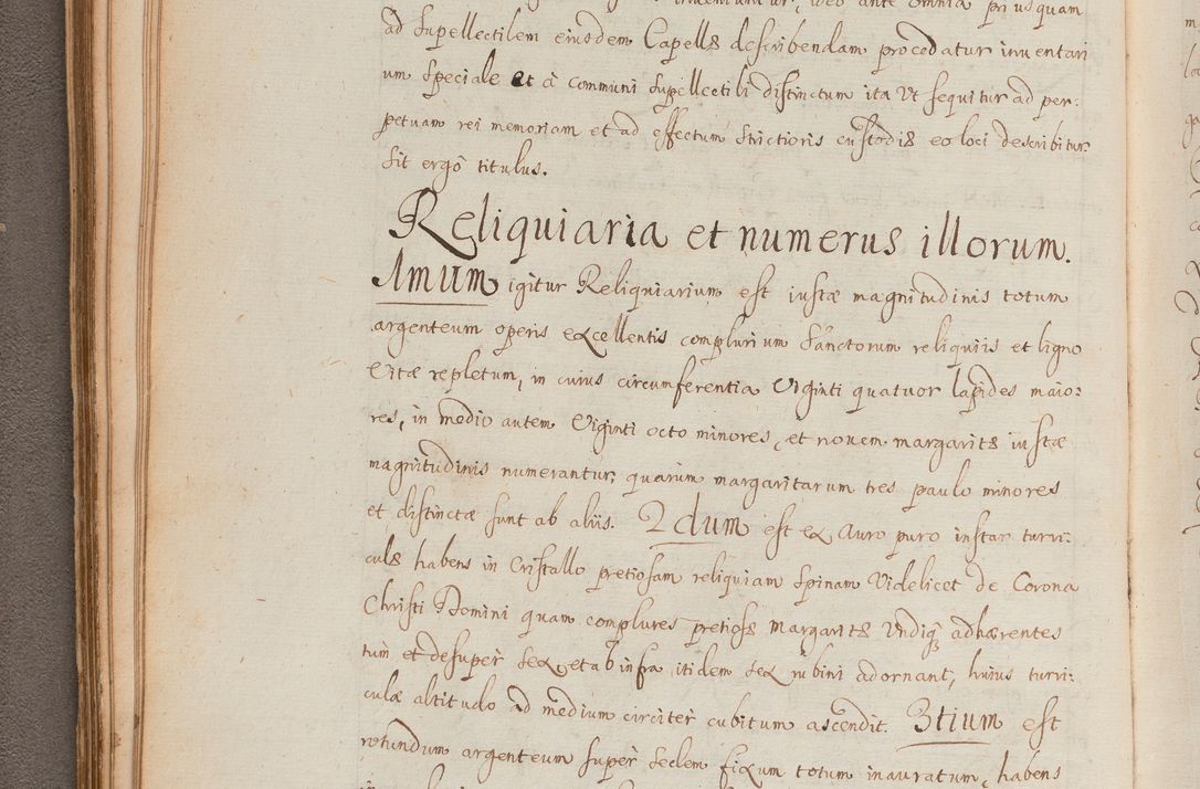 Zdjęcie nr 99 dla obiektu archiwalnego: In Nomine Domini Amen. ACTA VISITATIONIS. Externa sub Anno 1670 in Mense Julio incepta et in Augusto ac aliis Sequentibus eiusdem Anni mensibus per olim Illustrissimum ac Reverendissimum Dominum Andream Trzebicki Episcopum Cracoviensem in Cathedrali Ecclesia peractae, et successive per omnia et singula eiusdem Ecclesiae Sacella seu Capellas continuata atque ad hoc secundum volumen redacta et partim ob pestem Cracoviensem quadriennio grassantem partim ob alia legalia impedimenta quominus eadem Visitatio executa fuerit retardatae Demum morte praefati Illustrissimi et Reverendissimi Andreae Episcopi in Anno 1679 interveniente eadem Acta uti tam posthuma sub felici regimine Illustrissimi et Reverendissimi Domini Joannis Małachowski immediate in eundem Episcopatum succedentes ad effectum et finem executoris Authe. ordinaria in Anno 1682 sunt et fuerunt publicata, atque ideo illis omnibus et singulis quibus interest intimata.  VISITATIO Altarium Ecclesiae Cathedralis Cracoviensis infraspecificatorum circa translationem suorum ministeriorum et unionem Altaribus marmoreis ad quatuor columnas Ecclesiae sitis Anno Domini 1760 Die 17 Mensis Martij peracta. Perillustris Reverendissimus Dominus Hyacinthus Łopacki Canonicus Cathedralis et Archipresbyter Infulatus Cracoviensis Decanus Sandomiriensis a Celsissimo Illustrissimo Reverendissimo Domino Cajetano Ignatio Sołtyk Dei et Apostolicae Sedis Gratia Episcopo Cracoviensi Duce Severiae ad infrascripta delegatus per instrumentum tenoris sequentis ...