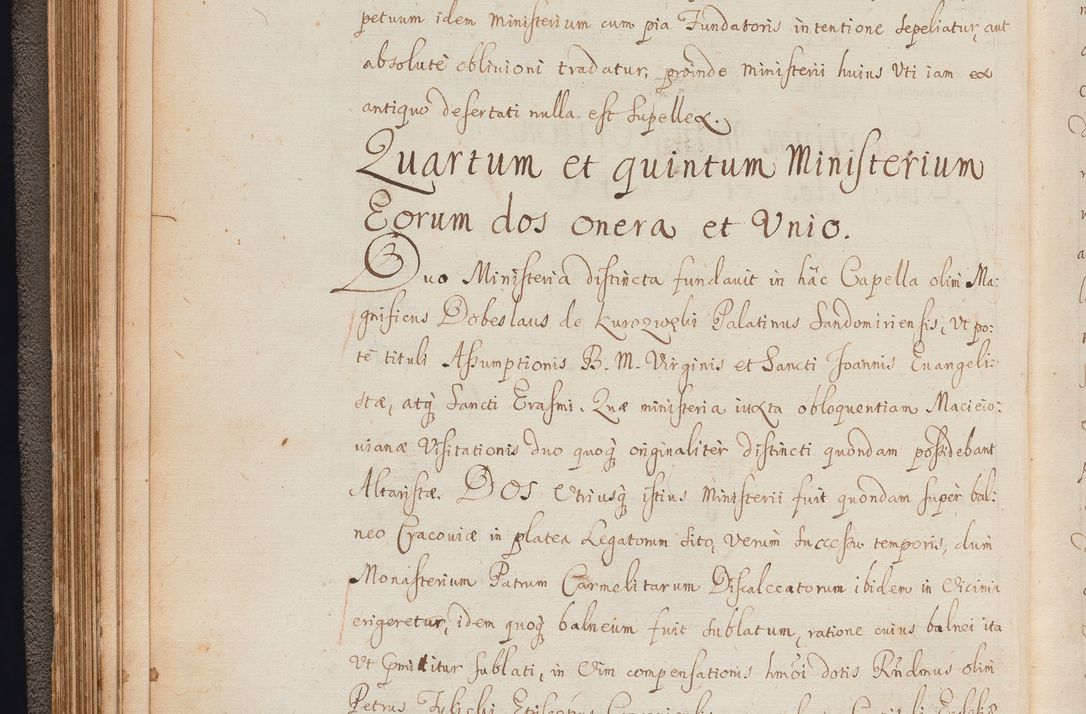 Zdjęcie nr 95 dla obiektu archiwalnego: In Nomine Domini Amen. ACTA VISITATIONIS. Externa sub Anno 1670 in Mense Julio incepta et in Augusto ac aliis Sequentibus eiusdem Anni mensibus per olim Illustrissimum ac Reverendissimum Dominum Andream Trzebicki Episcopum Cracoviensem in Cathedrali Ecclesia peractae, et successive per omnia et singula eiusdem Ecclesiae Sacella seu Capellas continuata atque ad hoc secundum volumen redacta et partim ob pestem Cracoviensem quadriennio grassantem partim ob alia legalia impedimenta quominus eadem Visitatio executa fuerit retardatae Demum morte praefati Illustrissimi et Reverendissimi Andreae Episcopi in Anno 1679 interveniente eadem Acta uti tam posthuma sub felici regimine Illustrissimi et Reverendissimi Domini Joannis Małachowski immediate in eundem Episcopatum succedentes ad effectum et finem executoris Authe. ordinaria in Anno 1682 sunt et fuerunt publicata, atque ideo illis omnibus et singulis quibus interest intimata.  VISITATIO Altarium Ecclesiae Cathedralis Cracoviensis infraspecificatorum circa translationem suorum ministeriorum et unionem Altaribus marmoreis ad quatuor columnas Ecclesiae sitis Anno Domini 1760 Die 17 Mensis Martij peracta. Perillustris Reverendissimus Dominus Hyacinthus Łopacki Canonicus Cathedralis et Archipresbyter Infulatus Cracoviensis Decanus Sandomiriensis a Celsissimo Illustrissimo Reverendissimo Domino Cajetano Ignatio Sołtyk Dei et Apostolicae Sedis Gratia Episcopo Cracoviensi Duce Severiae ad infrascripta delegatus per instrumentum tenoris sequentis ...