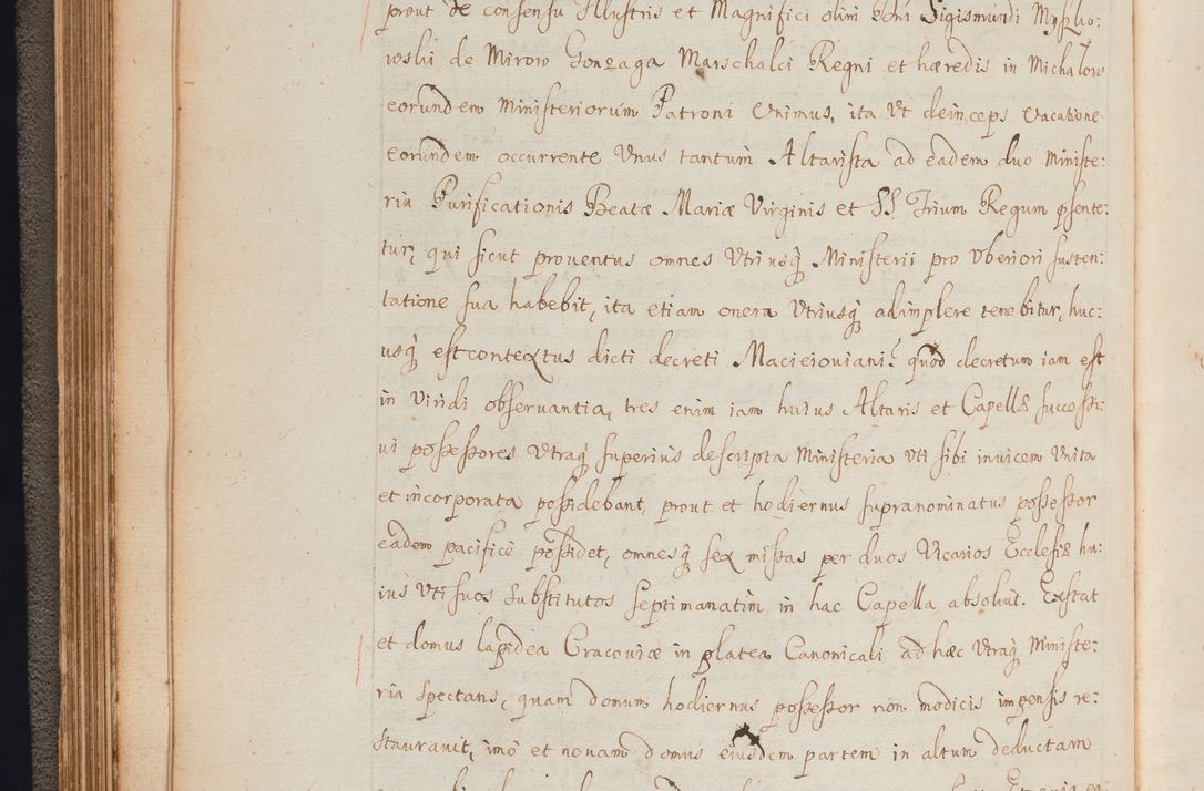 Zdjęcie nr 92 dla obiektu archiwalnego: In Nomine Domini Amen. ACTA VISITATIONIS. Externa sub Anno 1670 in Mense Julio incepta et in Augusto ac aliis Sequentibus eiusdem Anni mensibus per olim Illustrissimum ac Reverendissimum Dominum Andream Trzebicki Episcopum Cracoviensem in Cathedrali Ecclesia peractae, et successive per omnia et singula eiusdem Ecclesiae Sacella seu Capellas continuata atque ad hoc secundum volumen redacta et partim ob pestem Cracoviensem quadriennio grassantem partim ob alia legalia impedimenta quominus eadem Visitatio executa fuerit retardatae Demum morte praefati Illustrissimi et Reverendissimi Andreae Episcopi in Anno 1679 interveniente eadem Acta uti tam posthuma sub felici regimine Illustrissimi et Reverendissimi Domini Joannis Małachowski immediate in eundem Episcopatum succedentes ad effectum et finem executoris Authe. ordinaria in Anno 1682 sunt et fuerunt publicata, atque ideo illis omnibus et singulis quibus interest intimata.  VISITATIO Altarium Ecclesiae Cathedralis Cracoviensis infraspecificatorum circa translationem suorum ministeriorum et unionem Altaribus marmoreis ad quatuor columnas Ecclesiae sitis Anno Domini 1760 Die 17 Mensis Martij peracta. Perillustris Reverendissimus Dominus Hyacinthus Łopacki Canonicus Cathedralis et Archipresbyter Infulatus Cracoviensis Decanus Sandomiriensis a Celsissimo Illustrissimo Reverendissimo Domino Cajetano Ignatio Sołtyk Dei et Apostolicae Sedis Gratia Episcopo Cracoviensi Duce Severiae ad infrascripta delegatus per instrumentum tenoris sequentis ...