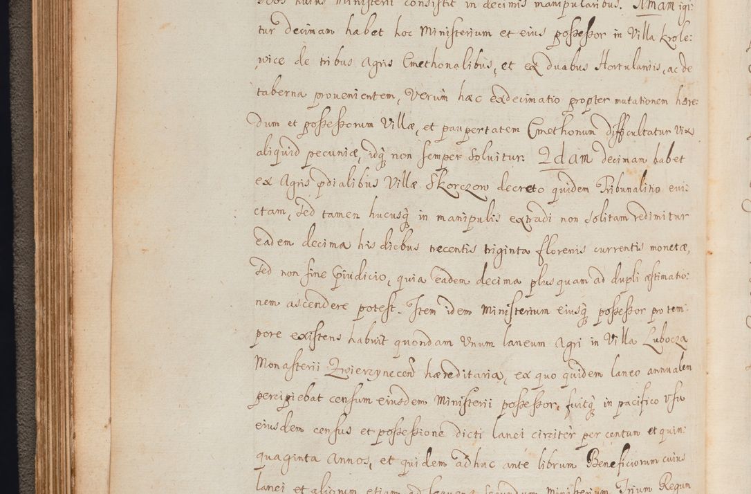 Zdjęcie nr 90 dla obiektu archiwalnego: In Nomine Domini Amen. ACTA VISITATIONIS. Externa sub Anno 1670 in Mense Julio incepta et in Augusto ac aliis Sequentibus eiusdem Anni mensibus per olim Illustrissimum ac Reverendissimum Dominum Andream Trzebicki Episcopum Cracoviensem in Cathedrali Ecclesia peractae, et successive per omnia et singula eiusdem Ecclesiae Sacella seu Capellas continuata atque ad hoc secundum volumen redacta et partim ob pestem Cracoviensem quadriennio grassantem partim ob alia legalia impedimenta quominus eadem Visitatio executa fuerit retardatae Demum morte praefati Illustrissimi et Reverendissimi Andreae Episcopi in Anno 1679 interveniente eadem Acta uti tam posthuma sub felici regimine Illustrissimi et Reverendissimi Domini Joannis Małachowski immediate in eundem Episcopatum succedentes ad effectum et finem executoris Authe. ordinaria in Anno 1682 sunt et fuerunt publicata, atque ideo illis omnibus et singulis quibus interest intimata.  VISITATIO Altarium Ecclesiae Cathedralis Cracoviensis infraspecificatorum circa translationem suorum ministeriorum et unionem Altaribus marmoreis ad quatuor columnas Ecclesiae sitis Anno Domini 1760 Die 17 Mensis Martij peracta. Perillustris Reverendissimus Dominus Hyacinthus Łopacki Canonicus Cathedralis et Archipresbyter Infulatus Cracoviensis Decanus Sandomiriensis a Celsissimo Illustrissimo Reverendissimo Domino Cajetano Ignatio Sołtyk Dei et Apostolicae Sedis Gratia Episcopo Cracoviensi Duce Severiae ad infrascripta delegatus per instrumentum tenoris sequentis ...