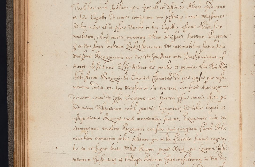 Zdjęcie nr 86 dla obiektu archiwalnego: In Nomine Domini Amen. ACTA VISITATIONIS. Externa sub Anno 1670 in Mense Julio incepta et in Augusto ac aliis Sequentibus eiusdem Anni mensibus per olim Illustrissimum ac Reverendissimum Dominum Andream Trzebicki Episcopum Cracoviensem in Cathedrali Ecclesia peractae, et successive per omnia et singula eiusdem Ecclesiae Sacella seu Capellas continuata atque ad hoc secundum volumen redacta et partim ob pestem Cracoviensem quadriennio grassantem partim ob alia legalia impedimenta quominus eadem Visitatio executa fuerit retardatae Demum morte praefati Illustrissimi et Reverendissimi Andreae Episcopi in Anno 1679 interveniente eadem Acta uti tam posthuma sub felici regimine Illustrissimi et Reverendissimi Domini Joannis Małachowski immediate in eundem Episcopatum succedentes ad effectum et finem executoris Authe. ordinaria in Anno 1682 sunt et fuerunt publicata, atque ideo illis omnibus et singulis quibus interest intimata.  VISITATIO Altarium Ecclesiae Cathedralis Cracoviensis infraspecificatorum circa translationem suorum ministeriorum et unionem Altaribus marmoreis ad quatuor columnas Ecclesiae sitis Anno Domini 1760 Die 17 Mensis Martij peracta. Perillustris Reverendissimus Dominus Hyacinthus Łopacki Canonicus Cathedralis et Archipresbyter Infulatus Cracoviensis Decanus Sandomiriensis a Celsissimo Illustrissimo Reverendissimo Domino Cajetano Ignatio Sołtyk Dei et Apostolicae Sedis Gratia Episcopo Cracoviensi Duce Severiae ad infrascripta delegatus per instrumentum tenoris sequentis ...