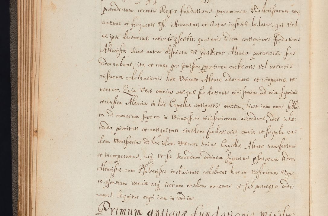 Zdjęcie nr 60 dla obiektu archiwalnego: In Nomine Domini Amen. ACTA VISITATIONIS. Externa sub Anno 1670 in Mense Julio incepta et in Augusto ac aliis Sequentibus eiusdem Anni mensibus per olim Illustrissimum ac Reverendissimum Dominum Andream Trzebicki Episcopum Cracoviensem in Cathedrali Ecclesia peractae, et successive per omnia et singula eiusdem Ecclesiae Sacella seu Capellas continuata atque ad hoc secundum volumen redacta et partim ob pestem Cracoviensem quadriennio grassantem partim ob alia legalia impedimenta quominus eadem Visitatio executa fuerit retardatae Demum morte praefati Illustrissimi et Reverendissimi Andreae Episcopi in Anno 1679 interveniente eadem Acta uti tam posthuma sub felici regimine Illustrissimi et Reverendissimi Domini Joannis Małachowski immediate in eundem Episcopatum succedentes ad effectum et finem executoris Authe. ordinaria in Anno 1682 sunt et fuerunt publicata, atque ideo illis omnibus et singulis quibus interest intimata.  VISITATIO Altarium Ecclesiae Cathedralis Cracoviensis infraspecificatorum circa translationem suorum ministeriorum et unionem Altaribus marmoreis ad quatuor columnas Ecclesiae sitis Anno Domini 1760 Die 17 Mensis Martij peracta. Perillustris Reverendissimus Dominus Hyacinthus Łopacki Canonicus Cathedralis et Archipresbyter Infulatus Cracoviensis Decanus Sandomiriensis a Celsissimo Illustrissimo Reverendissimo Domino Cajetano Ignatio Sołtyk Dei et Apostolicae Sedis Gratia Episcopo Cracoviensi Duce Severiae ad infrascripta delegatus per instrumentum tenoris sequentis ...