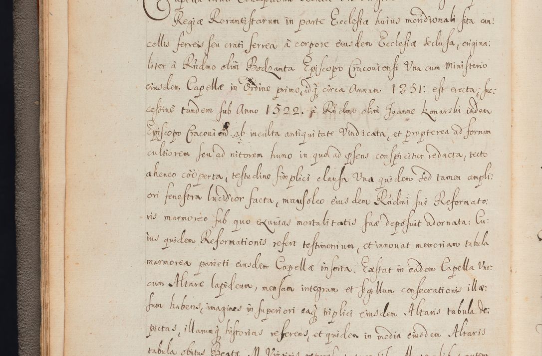 Zdjęcie nr 30 dla obiektu archiwalnego: In Nomine Domini Amen. ACTA VISITATIONIS. Externa sub Anno 1670 in Mense Julio incepta et in Augusto ac aliis Sequentibus eiusdem Anni mensibus per olim Illustrissimum ac Reverendissimum Dominum Andream Trzebicki Episcopum Cracoviensem in Cathedrali Ecclesia peractae, et successive per omnia et singula eiusdem Ecclesiae Sacella seu Capellas continuata atque ad hoc secundum volumen redacta et partim ob pestem Cracoviensem quadriennio grassantem partim ob alia legalia impedimenta quominus eadem Visitatio executa fuerit retardatae Demum morte praefati Illustrissimi et Reverendissimi Andreae Episcopi in Anno 1679 interveniente eadem Acta uti tam posthuma sub felici regimine Illustrissimi et Reverendissimi Domini Joannis Małachowski immediate in eundem Episcopatum succedentes ad effectum et finem executoris Authe. ordinaria in Anno 1682 sunt et fuerunt publicata, atque ideo illis omnibus et singulis quibus interest intimata.  VISITATIO Altarium Ecclesiae Cathedralis Cracoviensis infraspecificatorum circa translationem suorum ministeriorum et unionem Altaribus marmoreis ad quatuor columnas Ecclesiae sitis Anno Domini 1760 Die 17 Mensis Martij peracta. Perillustris Reverendissimus Dominus Hyacinthus Łopacki Canonicus Cathedralis et Archipresbyter Infulatus Cracoviensis Decanus Sandomiriensis a Celsissimo Illustrissimo Reverendissimo Domino Cajetano Ignatio Sołtyk Dei et Apostolicae Sedis Gratia Episcopo Cracoviensi Duce Severiae ad infrascripta delegatus per instrumentum tenoris sequentis ...