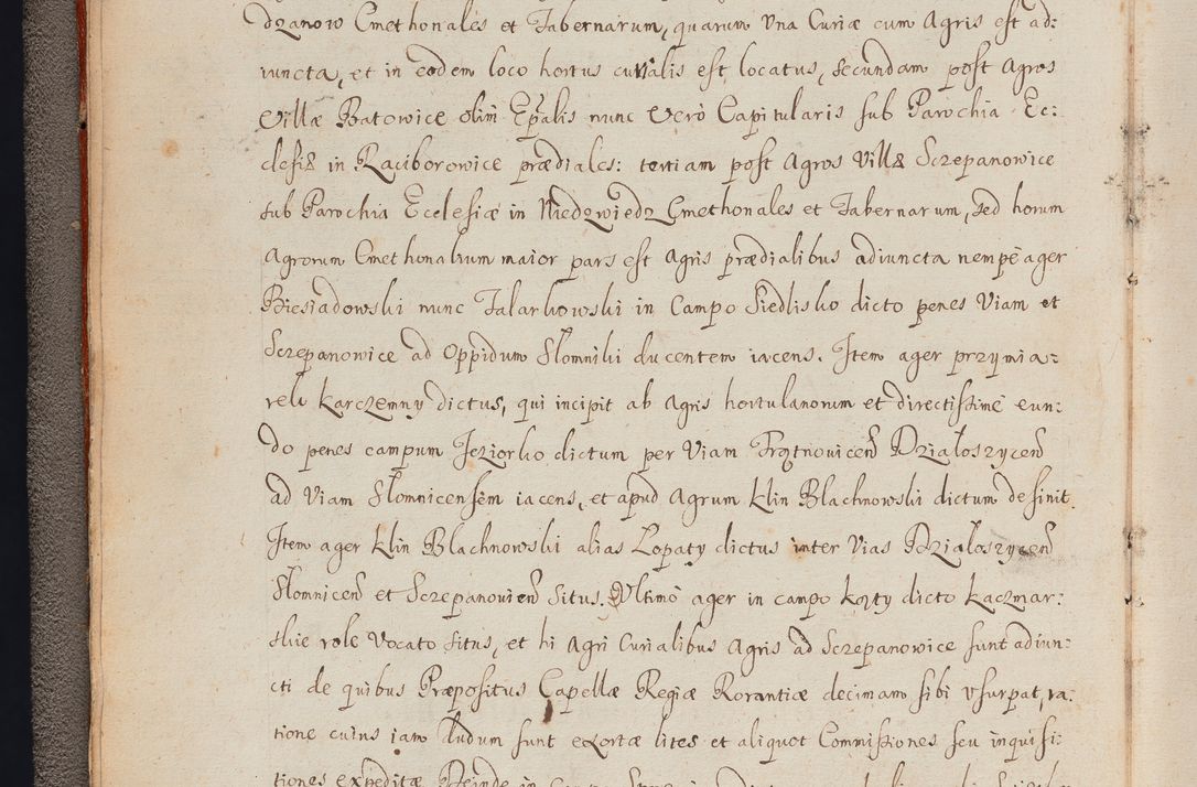 Zdjęcie nr 18 dla obiektu archiwalnego: In Nomine Domini Amen. ACTA VISITATIONIS. Externa sub Anno 1670 in Mense Julio incepta et in Augusto ac aliis Sequentibus eiusdem Anni mensibus per olim Illustrissimum ac Reverendissimum Dominum Andream Trzebicki Episcopum Cracoviensem in Cathedrali Ecclesia peractae, et successive per omnia et singula eiusdem Ecclesiae Sacella seu Capellas continuata atque ad hoc secundum volumen redacta et partim ob pestem Cracoviensem quadriennio grassantem partim ob alia legalia impedimenta quominus eadem Visitatio executa fuerit retardatae Demum morte praefati Illustrissimi et Reverendissimi Andreae Episcopi in Anno 1679 interveniente eadem Acta uti tam posthuma sub felici regimine Illustrissimi et Reverendissimi Domini Joannis Małachowski immediate in eundem Episcopatum succedentes ad effectum et finem executoris Authe. ordinaria in Anno 1682 sunt et fuerunt publicata, atque ideo illis omnibus et singulis quibus interest intimata.  VISITATIO Altarium Ecclesiae Cathedralis Cracoviensis infraspecificatorum circa translationem suorum ministeriorum et unionem Altaribus marmoreis ad quatuor columnas Ecclesiae sitis Anno Domini 1760 Die 17 Mensis Martij peracta. Perillustris Reverendissimus Dominus Hyacinthus Łopacki Canonicus Cathedralis et Archipresbyter Infulatus Cracoviensis Decanus Sandomiriensis a Celsissimo Illustrissimo Reverendissimo Domino Cajetano Ignatio Sołtyk Dei et Apostolicae Sedis Gratia Episcopo Cracoviensi Duce Severiae ad infrascripta delegatus per instrumentum tenoris sequentis ...