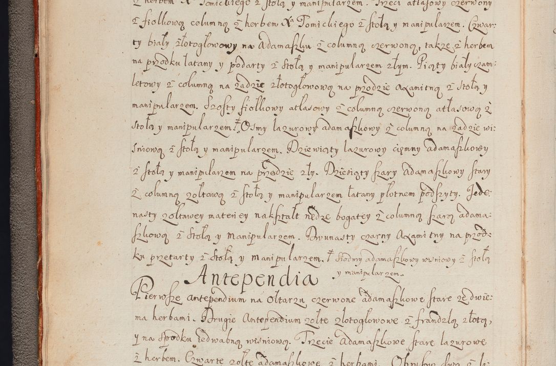 Zdjęcie nr 8 dla obiektu archiwalnego: In Nomine Domini Amen. ACTA VISITATIONIS. Externa sub Anno 1670 in Mense Julio incepta et in Augusto ac aliis Sequentibus eiusdem Anni mensibus per olim Illustrissimum ac Reverendissimum Dominum Andream Trzebicki Episcopum Cracoviensem in Cathedrali Ecclesia peractae, et successive per omnia et singula eiusdem Ecclesiae Sacella seu Capellas continuata atque ad hoc secundum volumen redacta et partim ob pestem Cracoviensem quadriennio grassantem partim ob alia legalia impedimenta quominus eadem Visitatio executa fuerit retardatae Demum morte praefati Illustrissimi et Reverendissimi Andreae Episcopi in Anno 1679 interveniente eadem Acta uti tam posthuma sub felici regimine Illustrissimi et Reverendissimi Domini Joannis Małachowski immediate in eundem Episcopatum succedentes ad effectum et finem executoris Authe. ordinaria in Anno 1682 sunt et fuerunt publicata, atque ideo illis omnibus et singulis quibus interest intimata.  VISITATIO Altarium Ecclesiae Cathedralis Cracoviensis infraspecificatorum circa translationem suorum ministeriorum et unionem Altaribus marmoreis ad quatuor columnas Ecclesiae sitis Anno Domini 1760 Die 17 Mensis Martij peracta. Perillustris Reverendissimus Dominus Hyacinthus Łopacki Canonicus Cathedralis et Archipresbyter Infulatus Cracoviensis Decanus Sandomiriensis a Celsissimo Illustrissimo Reverendissimo Domino Cajetano Ignatio Sołtyk Dei et Apostolicae Sedis Gratia Episcopo Cracoviensi Duce Severiae ad infrascripta delegatus per instrumentum tenoris sequentis ...