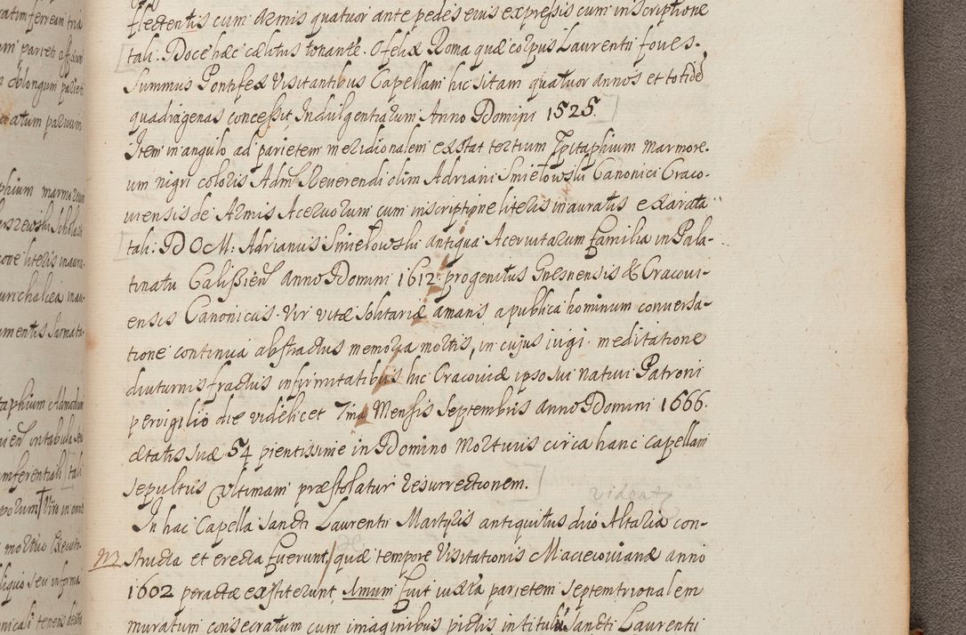 Zdjęcie nr 412 dla obiektu archiwalnego: In Nomine Domini Amen. ACTA VISITATIONIS. Externa sub Anno 1670 in Mense Julio incepta et in Augusto ac aliis Sequentibus eiusdem Anni mensibus per olim Illustrissimum ac Reverendissimum Dominum Andream Trzebicki Episcopum Cracoviensem in Cathedrali Ecclesia peractae, et successive per omnia et singula eiusdem Ecclesiae Sacella seu Capellas continuata atque ad hoc secundum volumen redacta et partim ob pestem Cracoviensem quadriennio grassantem partim ob alia legalia impedimenta quominus eadem Visitatio executa fuerit retardatae Demum morte praefati Illustrissimi et Reverendissimi Andreae Episcopi in Anno 1679 interveniente eadem Acta uti tam posthuma sub felici regimine Illustrissimi et Reverendissimi Domini Joannis Małachowski immediate in eundem Episcopatum succedentes ad effectum et finem executoris Authe. ordinaria in Anno 1682 sunt et fuerunt publicata, atque ideo illis omnibus et singulis quibus interest intimata.  VISITATIO Altarium Ecclesiae Cathedralis Cracoviensis infraspecificatorum circa translationem suorum ministeriorum et unionem Altaribus marmoreis ad quatuor columnas Ecclesiae sitis Anno Domini 1760 Die 17 Mensis Martij peracta. Perillustris Reverendissimus Dominus Hyacinthus Łopacki Canonicus Cathedralis et Archipresbyter Infulatus Cracoviensis Decanus Sandomiriensis a Celsissimo Illustrissimo Reverendissimo Domino Cajetano Ignatio Sołtyk Dei et Apostolicae Sedis Gratia Episcopo Cracoviensi Duce Severiae ad infrascripta delegatus per instrumentum tenoris sequentis ...