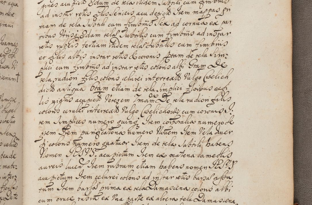 Zdjęcie nr 410 dla obiektu archiwalnego: In Nomine Domini Amen. ACTA VISITATIONIS. Externa sub Anno 1670 in Mense Julio incepta et in Augusto ac aliis Sequentibus eiusdem Anni mensibus per olim Illustrissimum ac Reverendissimum Dominum Andream Trzebicki Episcopum Cracoviensem in Cathedrali Ecclesia peractae, et successive per omnia et singula eiusdem Ecclesiae Sacella seu Capellas continuata atque ad hoc secundum volumen redacta et partim ob pestem Cracoviensem quadriennio grassantem partim ob alia legalia impedimenta quominus eadem Visitatio executa fuerit retardatae Demum morte praefati Illustrissimi et Reverendissimi Andreae Episcopi in Anno 1679 interveniente eadem Acta uti tam posthuma sub felici regimine Illustrissimi et Reverendissimi Domini Joannis Małachowski immediate in eundem Episcopatum succedentes ad effectum et finem executoris Authe. ordinaria in Anno 1682 sunt et fuerunt publicata, atque ideo illis omnibus et singulis quibus interest intimata.  VISITATIO Altarium Ecclesiae Cathedralis Cracoviensis infraspecificatorum circa translationem suorum ministeriorum et unionem Altaribus marmoreis ad quatuor columnas Ecclesiae sitis Anno Domini 1760 Die 17 Mensis Martij peracta. Perillustris Reverendissimus Dominus Hyacinthus Łopacki Canonicus Cathedralis et Archipresbyter Infulatus Cracoviensis Decanus Sandomiriensis a Celsissimo Illustrissimo Reverendissimo Domino Cajetano Ignatio Sołtyk Dei et Apostolicae Sedis Gratia Episcopo Cracoviensi Duce Severiae ad infrascripta delegatus per instrumentum tenoris sequentis ...