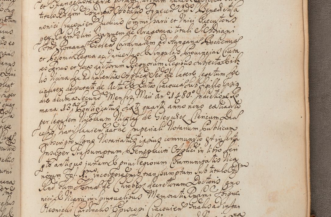 Zdjęcie nr 397 dla obiektu archiwalnego: In Nomine Domini Amen. ACTA VISITATIONIS. Externa sub Anno 1670 in Mense Julio incepta et in Augusto ac aliis Sequentibus eiusdem Anni mensibus per olim Illustrissimum ac Reverendissimum Dominum Andream Trzebicki Episcopum Cracoviensem in Cathedrali Ecclesia peractae, et successive per omnia et singula eiusdem Ecclesiae Sacella seu Capellas continuata atque ad hoc secundum volumen redacta et partim ob pestem Cracoviensem quadriennio grassantem partim ob alia legalia impedimenta quominus eadem Visitatio executa fuerit retardatae Demum morte praefati Illustrissimi et Reverendissimi Andreae Episcopi in Anno 1679 interveniente eadem Acta uti tam posthuma sub felici regimine Illustrissimi et Reverendissimi Domini Joannis Małachowski immediate in eundem Episcopatum succedentes ad effectum et finem executoris Authe. ordinaria in Anno 1682 sunt et fuerunt publicata, atque ideo illis omnibus et singulis quibus interest intimata.  VISITATIO Altarium Ecclesiae Cathedralis Cracoviensis infraspecificatorum circa translationem suorum ministeriorum et unionem Altaribus marmoreis ad quatuor columnas Ecclesiae sitis Anno Domini 1760 Die 17 Mensis Martij peracta. Perillustris Reverendissimus Dominus Hyacinthus Łopacki Canonicus Cathedralis et Archipresbyter Infulatus Cracoviensis Decanus Sandomiriensis a Celsissimo Illustrissimo Reverendissimo Domino Cajetano Ignatio Sołtyk Dei et Apostolicae Sedis Gratia Episcopo Cracoviensi Duce Severiae ad infrascripta delegatus per instrumentum tenoris sequentis ...