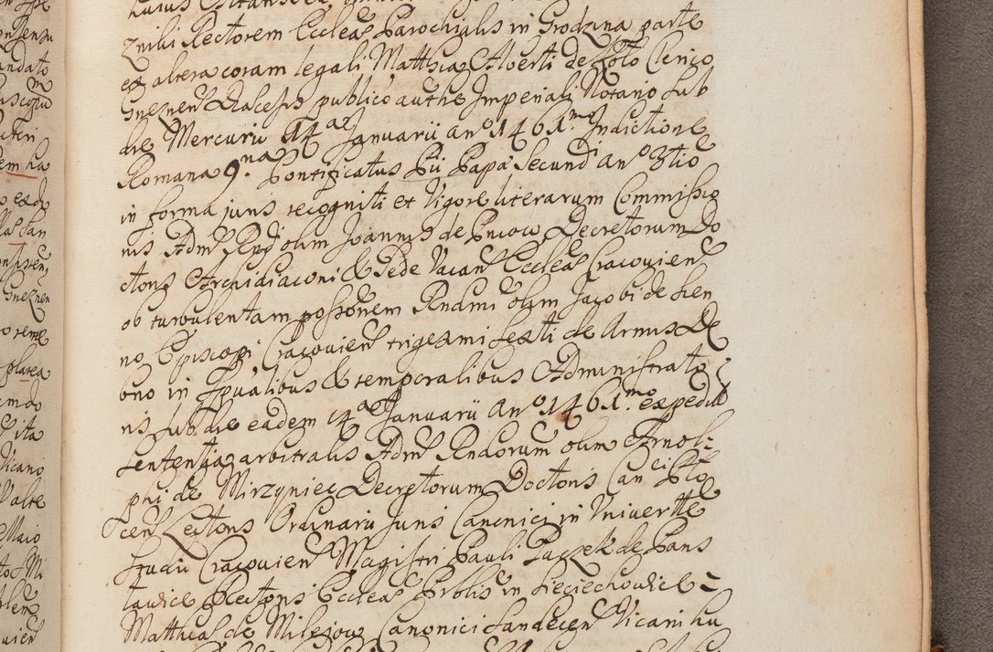 Zdjęcie nr 398 dla obiektu archiwalnego: In Nomine Domini Amen. ACTA VISITATIONIS. Externa sub Anno 1670 in Mense Julio incepta et in Augusto ac aliis Sequentibus eiusdem Anni mensibus per olim Illustrissimum ac Reverendissimum Dominum Andream Trzebicki Episcopum Cracoviensem in Cathedrali Ecclesia peractae, et successive per omnia et singula eiusdem Ecclesiae Sacella seu Capellas continuata atque ad hoc secundum volumen redacta et partim ob pestem Cracoviensem quadriennio grassantem partim ob alia legalia impedimenta quominus eadem Visitatio executa fuerit retardatae Demum morte praefati Illustrissimi et Reverendissimi Andreae Episcopi in Anno 1679 interveniente eadem Acta uti tam posthuma sub felici regimine Illustrissimi et Reverendissimi Domini Joannis Małachowski immediate in eundem Episcopatum succedentes ad effectum et finem executoris Authe. ordinaria in Anno 1682 sunt et fuerunt publicata, atque ideo illis omnibus et singulis quibus interest intimata.  VISITATIO Altarium Ecclesiae Cathedralis Cracoviensis infraspecificatorum circa translationem suorum ministeriorum et unionem Altaribus marmoreis ad quatuor columnas Ecclesiae sitis Anno Domini 1760 Die 17 Mensis Martij peracta. Perillustris Reverendissimus Dominus Hyacinthus Łopacki Canonicus Cathedralis et Archipresbyter Infulatus Cracoviensis Decanus Sandomiriensis a Celsissimo Illustrissimo Reverendissimo Domino Cajetano Ignatio Sołtyk Dei et Apostolicae Sedis Gratia Episcopo Cracoviensi Duce Severiae ad infrascripta delegatus per instrumentum tenoris sequentis ...