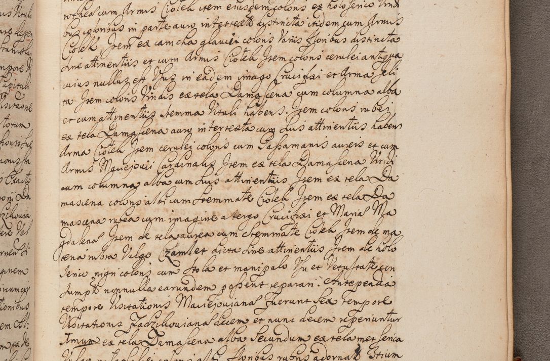 Zdjęcie nr 392 dla obiektu archiwalnego: In Nomine Domini Amen. ACTA VISITATIONIS. Externa sub Anno 1670 in Mense Julio incepta et in Augusto ac aliis Sequentibus eiusdem Anni mensibus per olim Illustrissimum ac Reverendissimum Dominum Andream Trzebicki Episcopum Cracoviensem in Cathedrali Ecclesia peractae, et successive per omnia et singula eiusdem Ecclesiae Sacella seu Capellas continuata atque ad hoc secundum volumen redacta et partim ob pestem Cracoviensem quadriennio grassantem partim ob alia legalia impedimenta quominus eadem Visitatio executa fuerit retardatae Demum morte praefati Illustrissimi et Reverendissimi Andreae Episcopi in Anno 1679 interveniente eadem Acta uti tam posthuma sub felici regimine Illustrissimi et Reverendissimi Domini Joannis Małachowski immediate in eundem Episcopatum succedentes ad effectum et finem executoris Authe. ordinaria in Anno 1682 sunt et fuerunt publicata, atque ideo illis omnibus et singulis quibus interest intimata.  VISITATIO Altarium Ecclesiae Cathedralis Cracoviensis infraspecificatorum circa translationem suorum ministeriorum et unionem Altaribus marmoreis ad quatuor columnas Ecclesiae sitis Anno Domini 1760 Die 17 Mensis Martij peracta. Perillustris Reverendissimus Dominus Hyacinthus Łopacki Canonicus Cathedralis et Archipresbyter Infulatus Cracoviensis Decanus Sandomiriensis a Celsissimo Illustrissimo Reverendissimo Domino Cajetano Ignatio Sołtyk Dei et Apostolicae Sedis Gratia Episcopo Cracoviensi Duce Severiae ad infrascripta delegatus per instrumentum tenoris sequentis ...