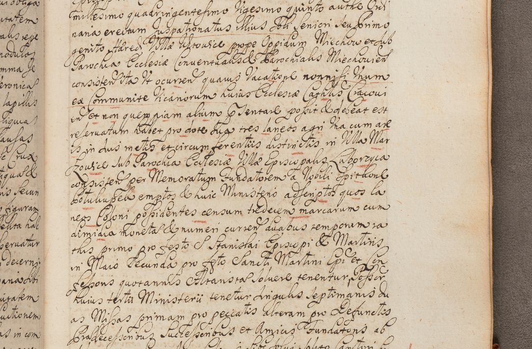 Zdjęcie nr 385 dla obiektu archiwalnego: In Nomine Domini Amen. ACTA VISITATIONIS. Externa sub Anno 1670 in Mense Julio incepta et in Augusto ac aliis Sequentibus eiusdem Anni mensibus per olim Illustrissimum ac Reverendissimum Dominum Andream Trzebicki Episcopum Cracoviensem in Cathedrali Ecclesia peractae, et successive per omnia et singula eiusdem Ecclesiae Sacella seu Capellas continuata atque ad hoc secundum volumen redacta et partim ob pestem Cracoviensem quadriennio grassantem partim ob alia legalia impedimenta quominus eadem Visitatio executa fuerit retardatae Demum morte praefati Illustrissimi et Reverendissimi Andreae Episcopi in Anno 1679 interveniente eadem Acta uti tam posthuma sub felici regimine Illustrissimi et Reverendissimi Domini Joannis Małachowski immediate in eundem Episcopatum succedentes ad effectum et finem executoris Authe. ordinaria in Anno 1682 sunt et fuerunt publicata, atque ideo illis omnibus et singulis quibus interest intimata.  VISITATIO Altarium Ecclesiae Cathedralis Cracoviensis infraspecificatorum circa translationem suorum ministeriorum et unionem Altaribus marmoreis ad quatuor columnas Ecclesiae sitis Anno Domini 1760 Die 17 Mensis Martij peracta. Perillustris Reverendissimus Dominus Hyacinthus Łopacki Canonicus Cathedralis et Archipresbyter Infulatus Cracoviensis Decanus Sandomiriensis a Celsissimo Illustrissimo Reverendissimo Domino Cajetano Ignatio Sołtyk Dei et Apostolicae Sedis Gratia Episcopo Cracoviensi Duce Severiae ad infrascripta delegatus per instrumentum tenoris sequentis ...