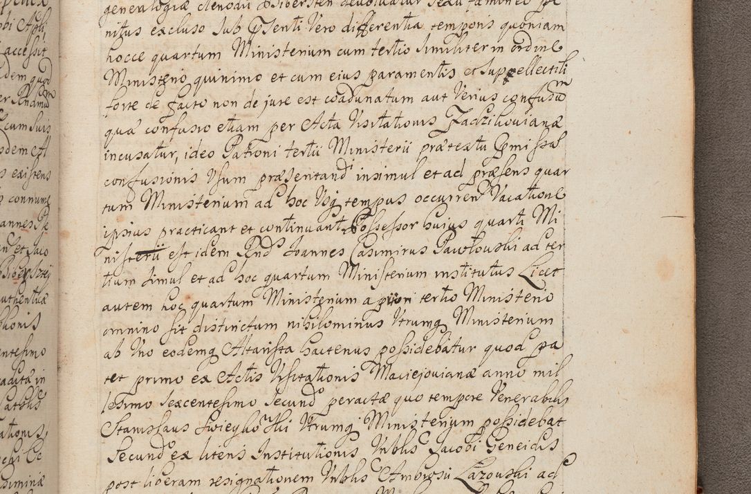 Zdjęcie nr 374 dla obiektu archiwalnego: In Nomine Domini Amen. ACTA VISITATIONIS. Externa sub Anno 1670 in Mense Julio incepta et in Augusto ac aliis Sequentibus eiusdem Anni mensibus per olim Illustrissimum ac Reverendissimum Dominum Andream Trzebicki Episcopum Cracoviensem in Cathedrali Ecclesia peractae, et successive per omnia et singula eiusdem Ecclesiae Sacella seu Capellas continuata atque ad hoc secundum volumen redacta et partim ob pestem Cracoviensem quadriennio grassantem partim ob alia legalia impedimenta quominus eadem Visitatio executa fuerit retardatae Demum morte praefati Illustrissimi et Reverendissimi Andreae Episcopi in Anno 1679 interveniente eadem Acta uti tam posthuma sub felici regimine Illustrissimi et Reverendissimi Domini Joannis Małachowski immediate in eundem Episcopatum succedentes ad effectum et finem executoris Authe. ordinaria in Anno 1682 sunt et fuerunt publicata, atque ideo illis omnibus et singulis quibus interest intimata.  VISITATIO Altarium Ecclesiae Cathedralis Cracoviensis infraspecificatorum circa translationem suorum ministeriorum et unionem Altaribus marmoreis ad quatuor columnas Ecclesiae sitis Anno Domini 1760 Die 17 Mensis Martij peracta. Perillustris Reverendissimus Dominus Hyacinthus Łopacki Canonicus Cathedralis et Archipresbyter Infulatus Cracoviensis Decanus Sandomiriensis a Celsissimo Illustrissimo Reverendissimo Domino Cajetano Ignatio Sołtyk Dei et Apostolicae Sedis Gratia Episcopo Cracoviensi Duce Severiae ad infrascripta delegatus per instrumentum tenoris sequentis ...