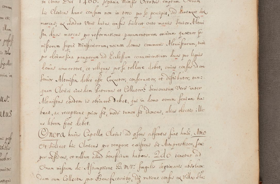 Zdjęcie nr 362 dla obiektu archiwalnego: In Nomine Domini Amen. ACTA VISITATIONIS. Externa sub Anno 1670 in Mense Julio incepta et in Augusto ac aliis Sequentibus eiusdem Anni mensibus per olim Illustrissimum ac Reverendissimum Dominum Andream Trzebicki Episcopum Cracoviensem in Cathedrali Ecclesia peractae, et successive per omnia et singula eiusdem Ecclesiae Sacella seu Capellas continuata atque ad hoc secundum volumen redacta et partim ob pestem Cracoviensem quadriennio grassantem partim ob alia legalia impedimenta quominus eadem Visitatio executa fuerit retardatae Demum morte praefati Illustrissimi et Reverendissimi Andreae Episcopi in Anno 1679 interveniente eadem Acta uti tam posthuma sub felici regimine Illustrissimi et Reverendissimi Domini Joannis Małachowski immediate in eundem Episcopatum succedentes ad effectum et finem executoris Authe. ordinaria in Anno 1682 sunt et fuerunt publicata, atque ideo illis omnibus et singulis quibus interest intimata.  VISITATIO Altarium Ecclesiae Cathedralis Cracoviensis infraspecificatorum circa translationem suorum ministeriorum et unionem Altaribus marmoreis ad quatuor columnas Ecclesiae sitis Anno Domini 1760 Die 17 Mensis Martij peracta. Perillustris Reverendissimus Dominus Hyacinthus Łopacki Canonicus Cathedralis et Archipresbyter Infulatus Cracoviensis Decanus Sandomiriensis a Celsissimo Illustrissimo Reverendissimo Domino Cajetano Ignatio Sołtyk Dei et Apostolicae Sedis Gratia Episcopo Cracoviensi Duce Severiae ad infrascripta delegatus per instrumentum tenoris sequentis ...